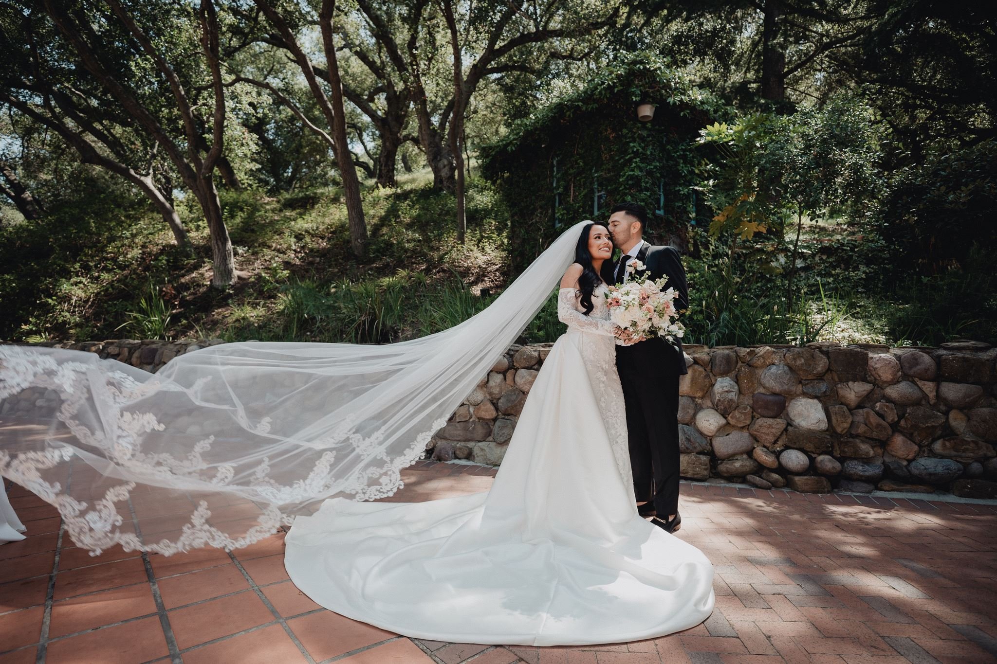 Real wedding photographed by Lulan Studio