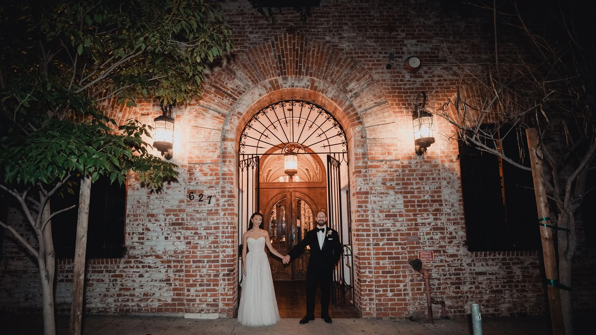 Real wedding photographed by Lulan Studio at Carondelet House