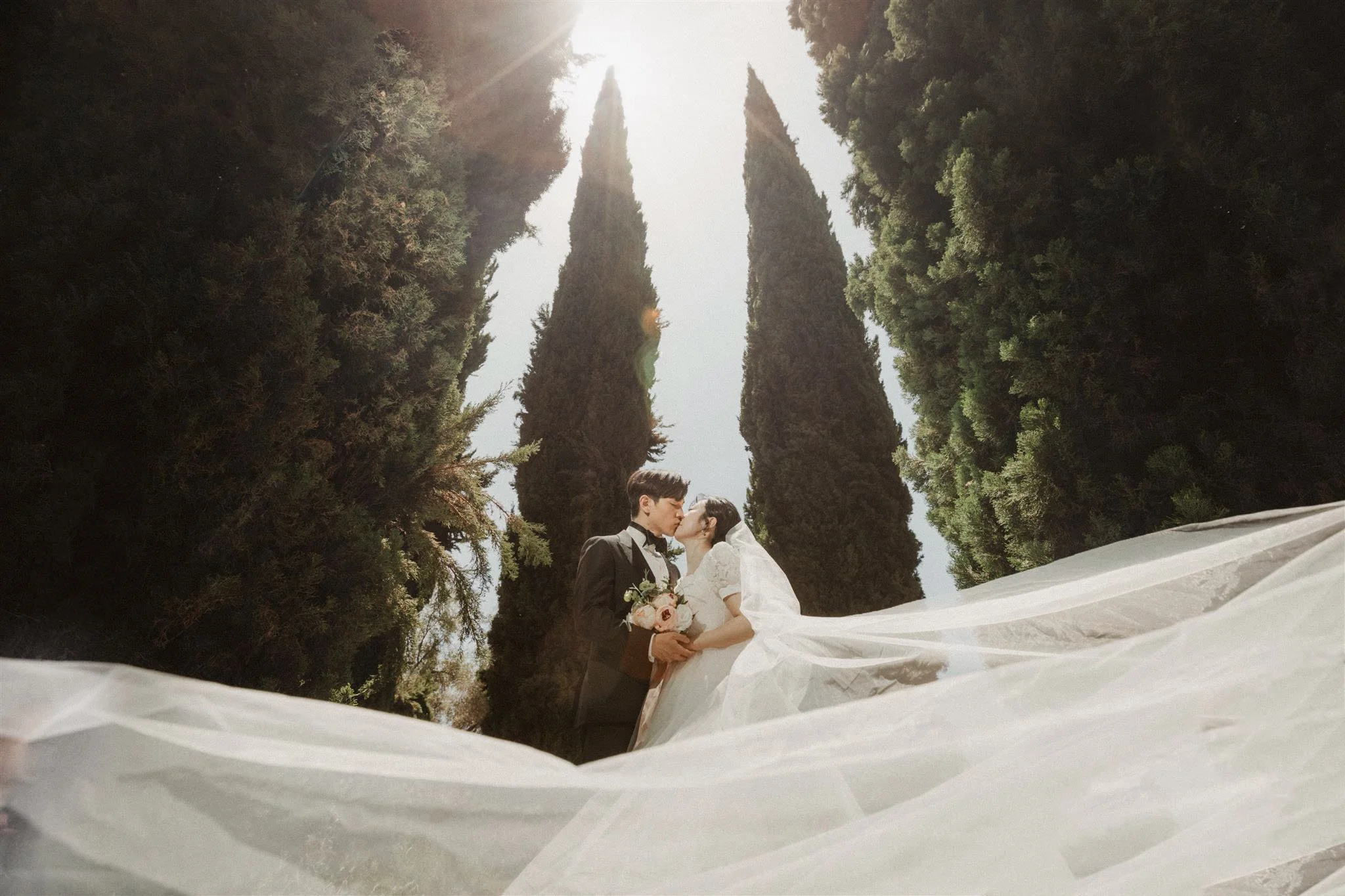 Real wedding photographed by Lulan Studio