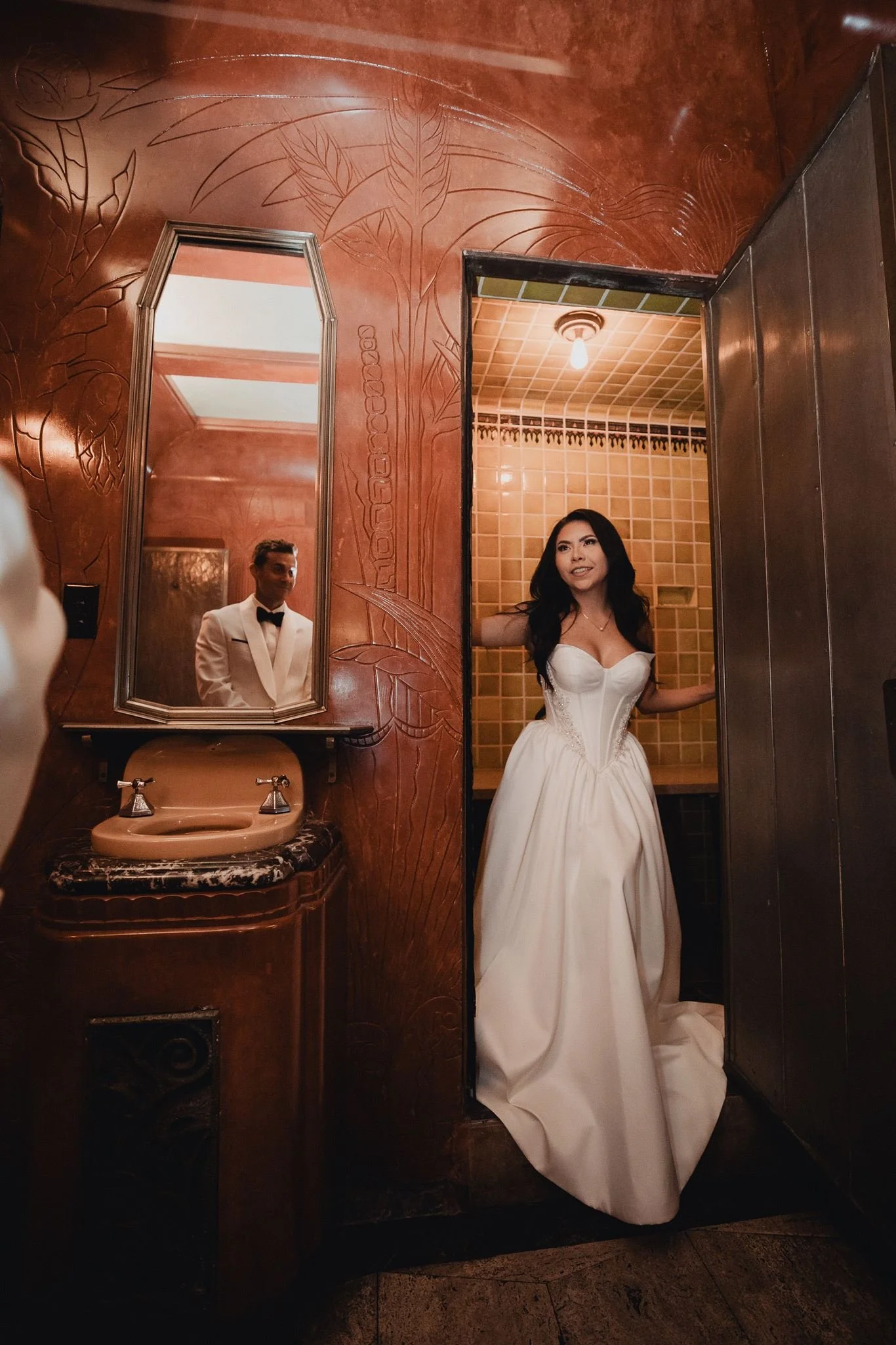 Real wedding photographed by Lulan Studio at The Oviatt Penthouse