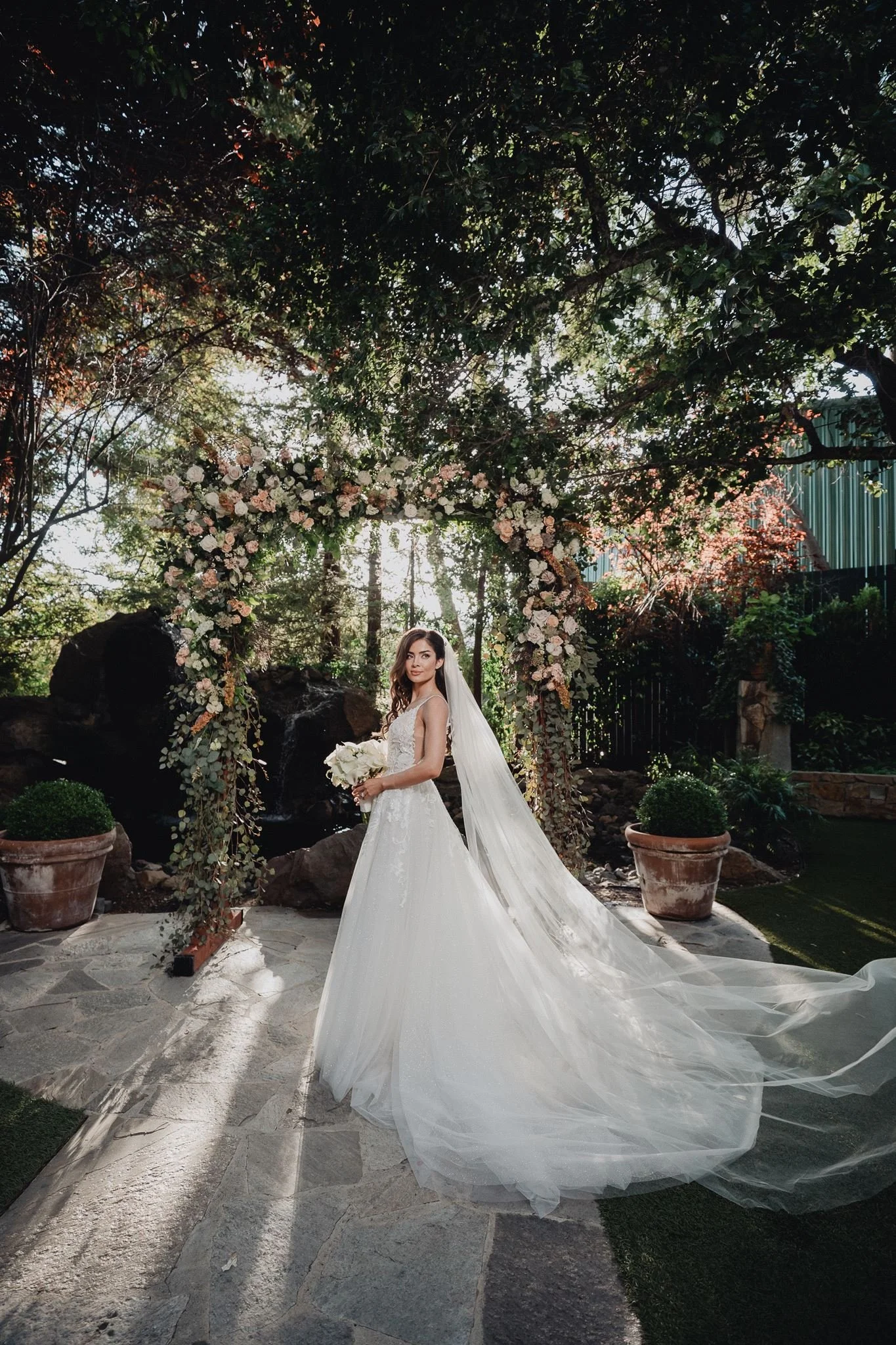 Real wedding photographed by Lulan Studio