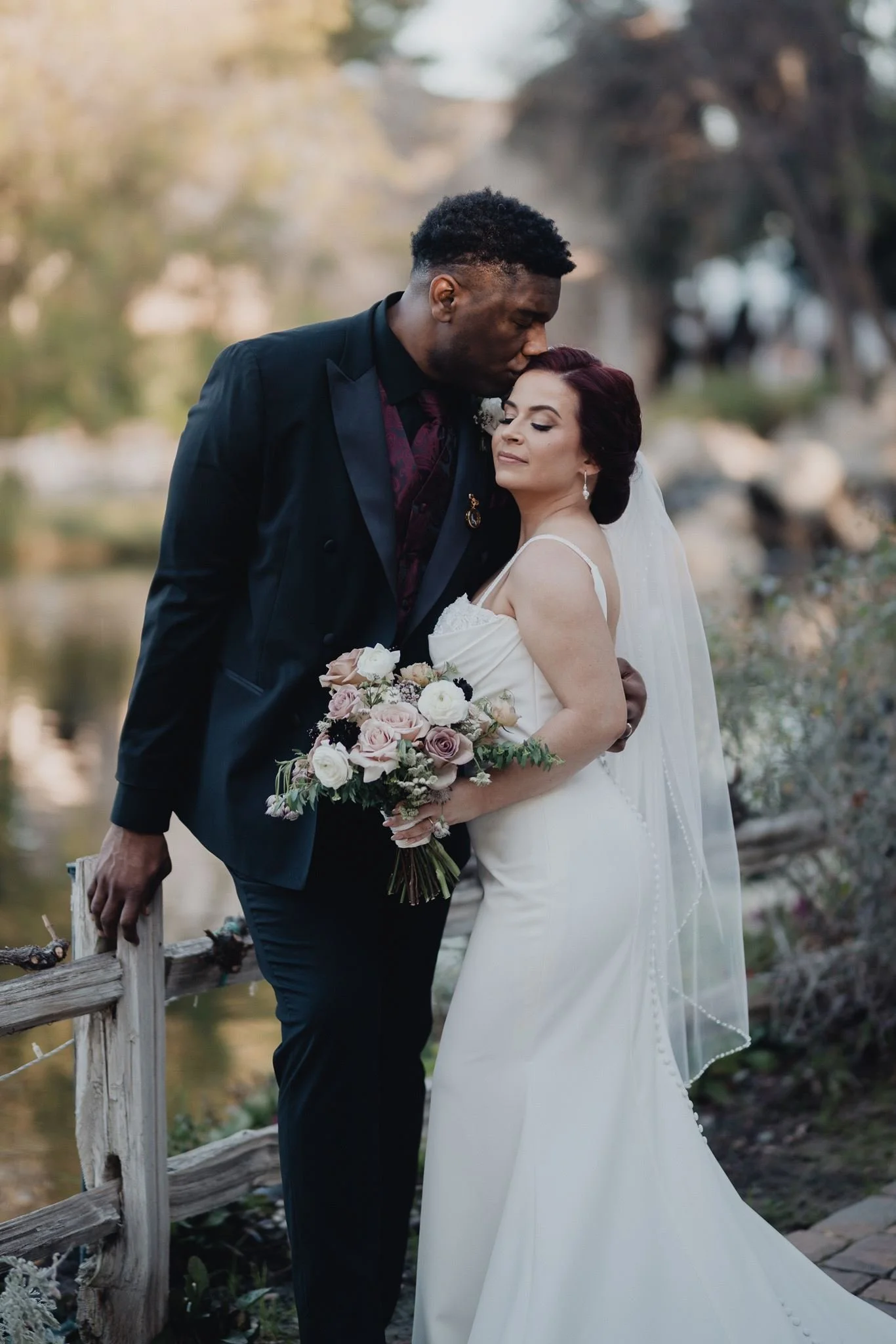 Real wedding photographed by Lulan Studio