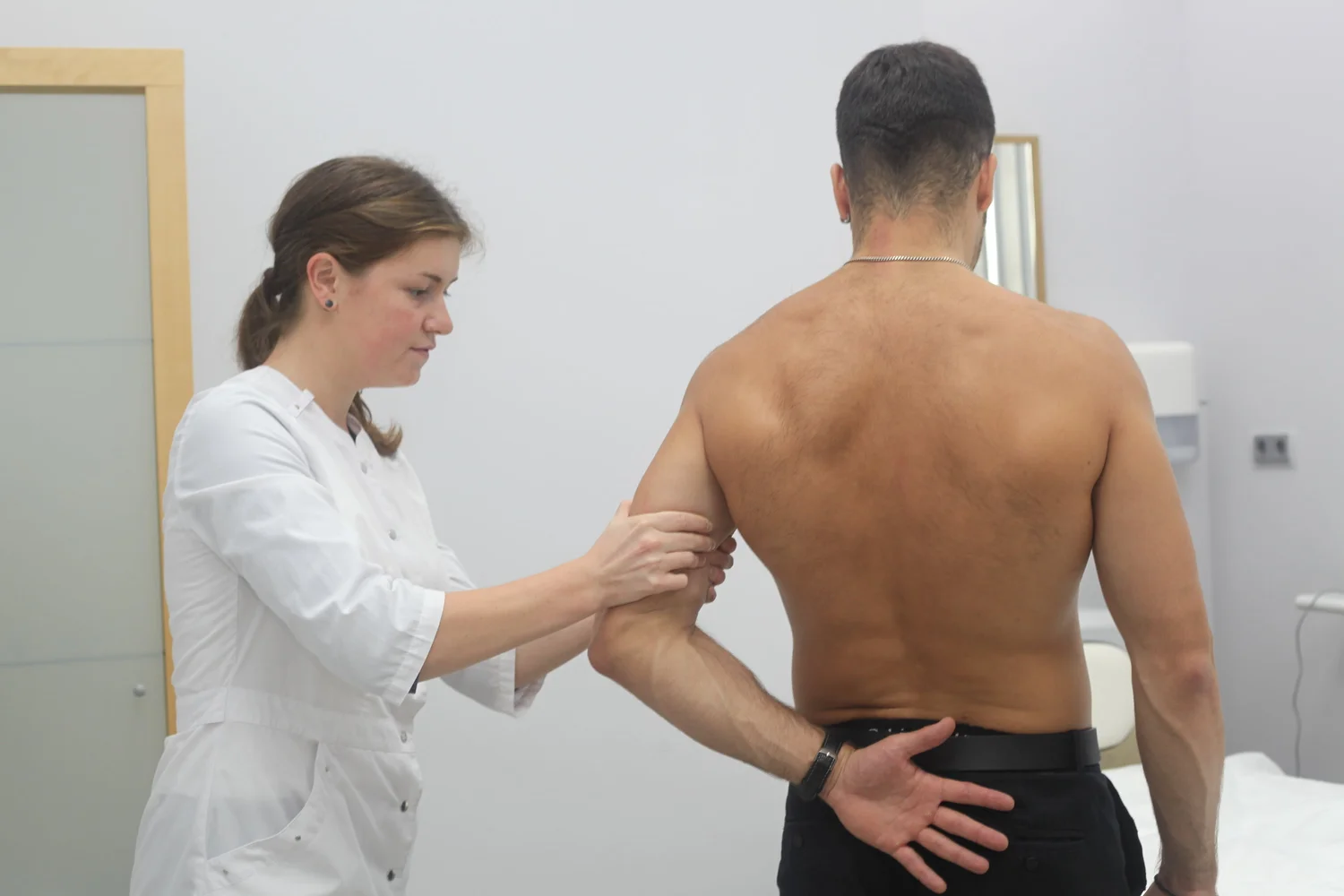 Fdm терапия. Фдм терапия. Массаж при хондрозе шейного отдела. Фдм терапия. Символы ассоциирующиеся с массажем.