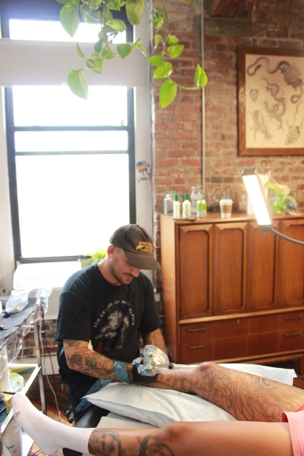 Tattooing a large Japanese composition