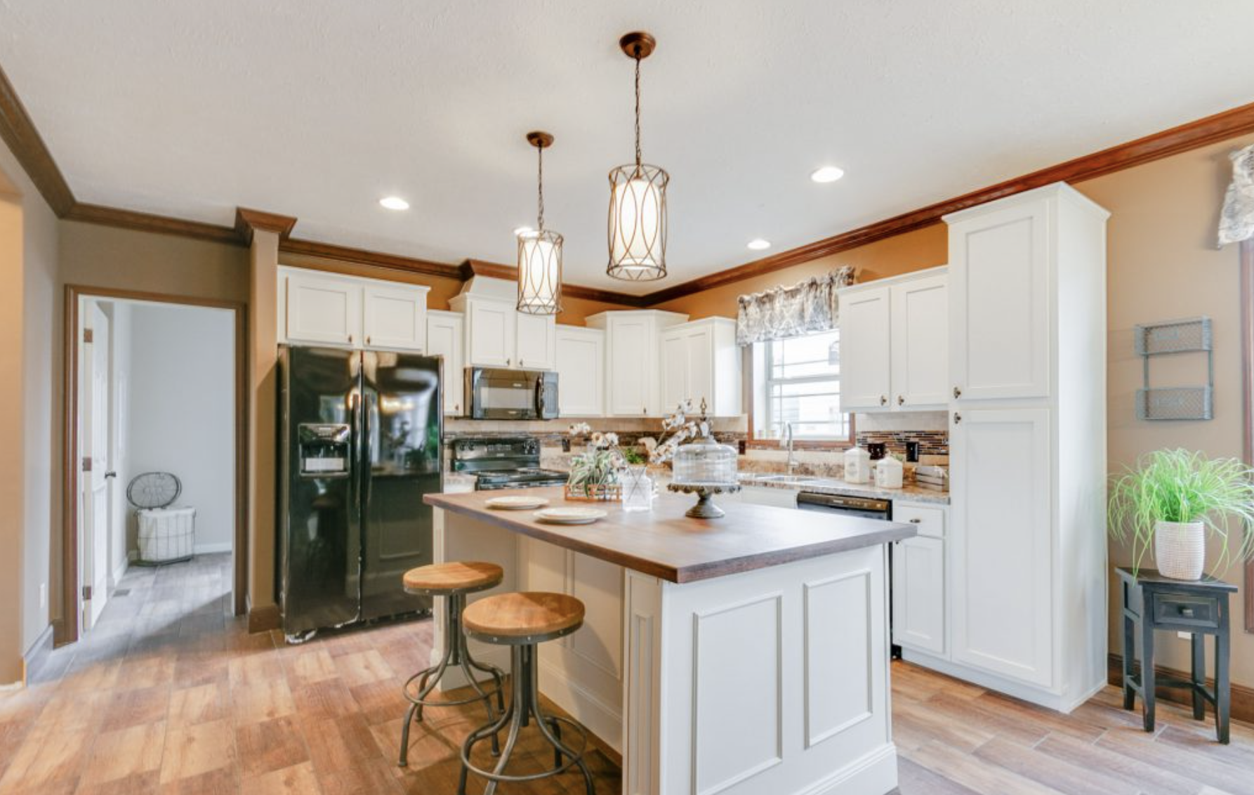 Aimon B model kitchen in a manufactured home at the Hercules Mobile Homes of Florida model center