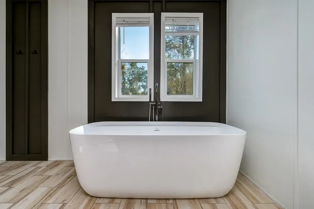 Tortuga model bathroom soaking tub in a home from Diamond Homes Center, East Palatka