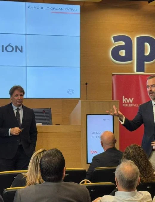 Leonardo Cromstedt y Toni Expósito presentan el modelo organizativo de una inmobiliaria