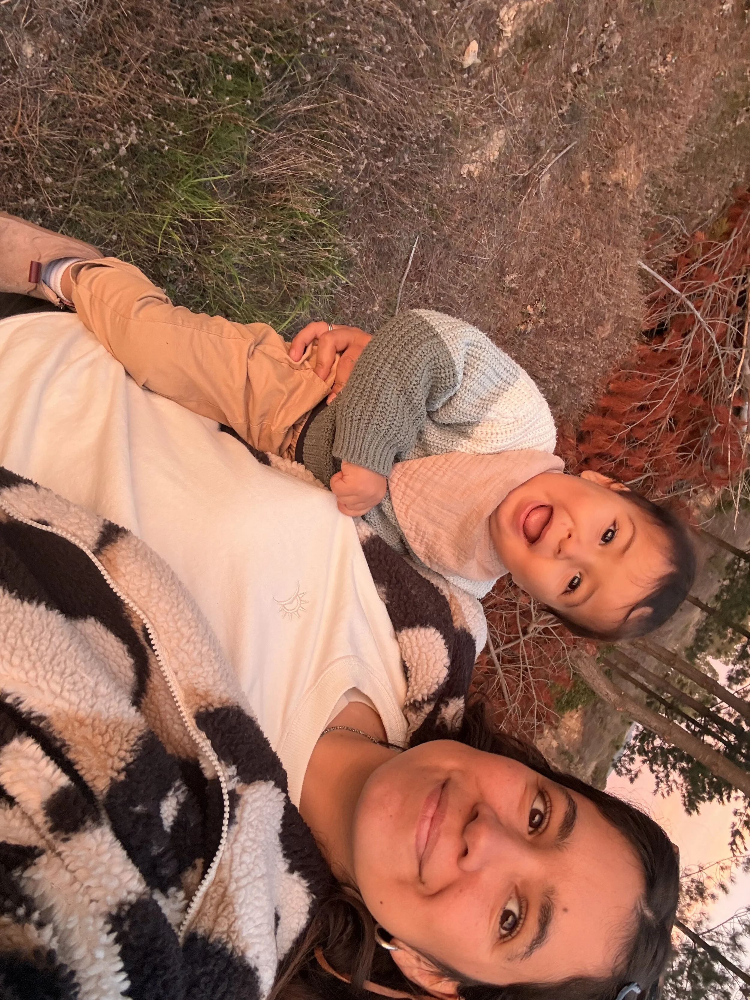 Nati with her family