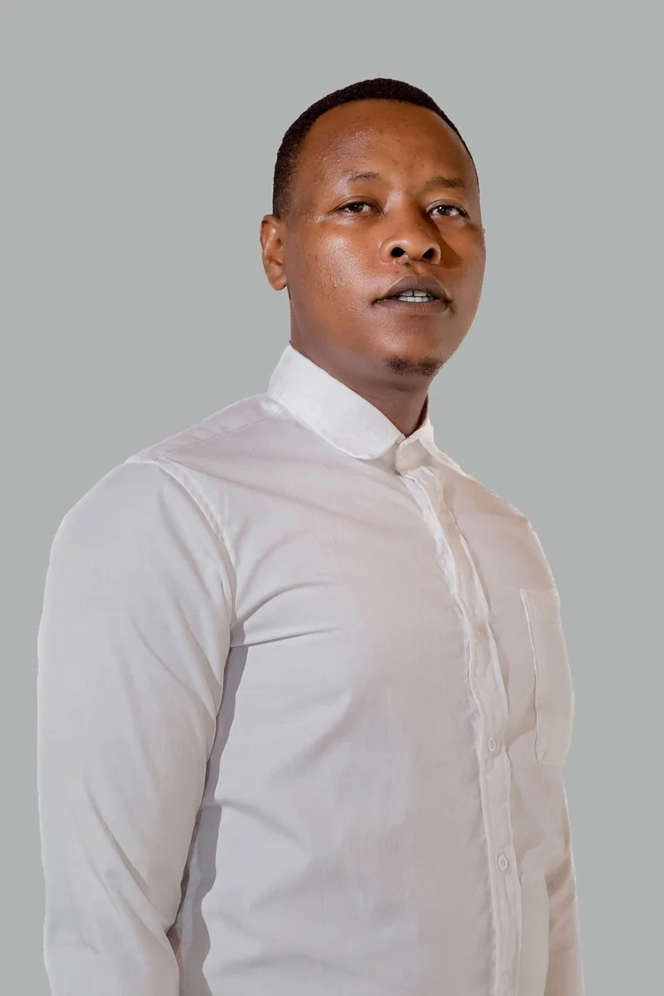Jean De Dieu Mfitumukiza, Gardener