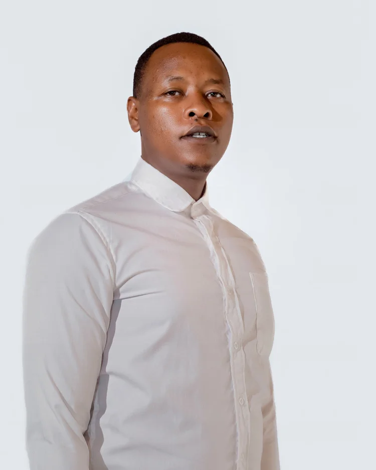 Jean De Dieu Mfitumukiza, Gardener