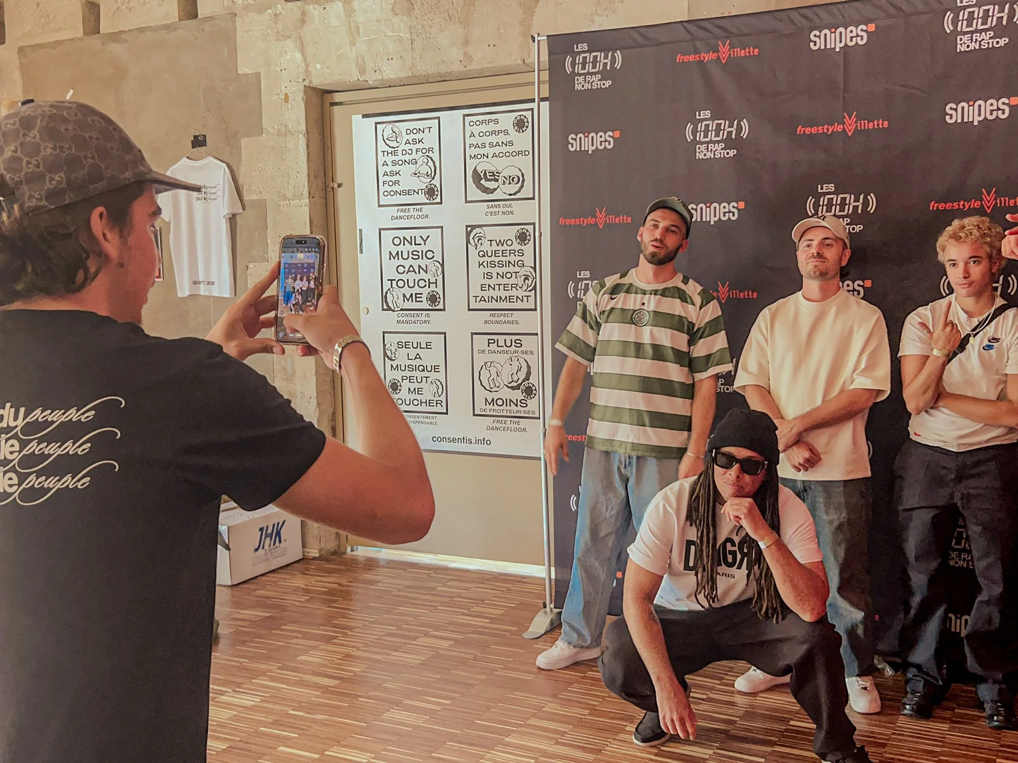 Shun J, Ly, Absolem et Sully Sefil avec l'équipe SUWU