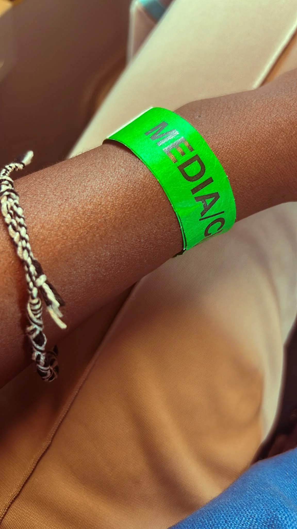 Bracelet d'accréditation média des 100 Heures de Rap Non Stop
