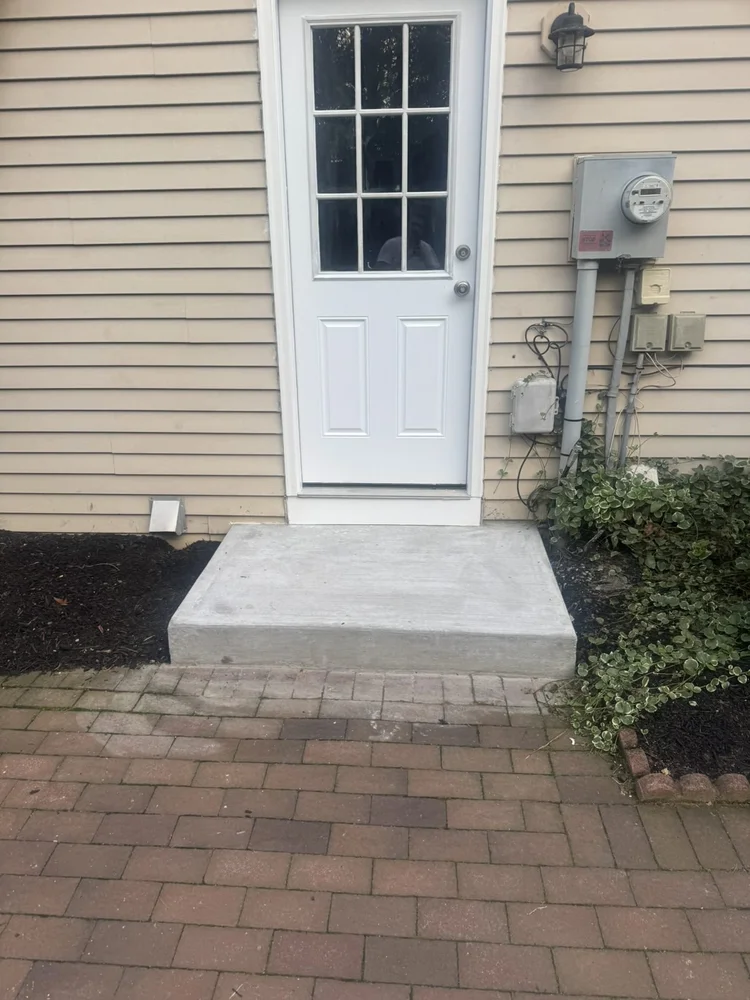 New concrete step at the back door of the house – Lower Macungie, PA four season room
