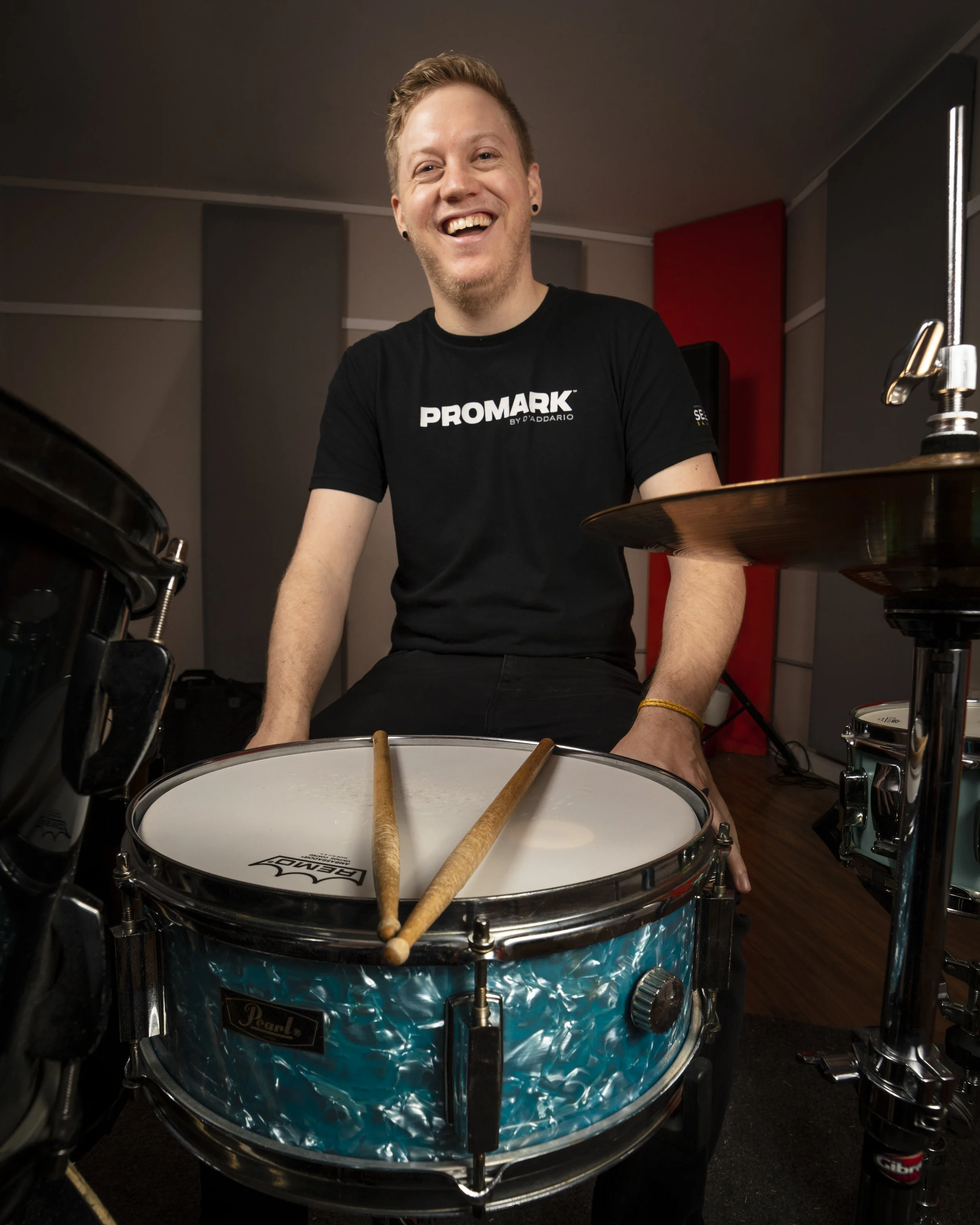 Lee teaching drums online