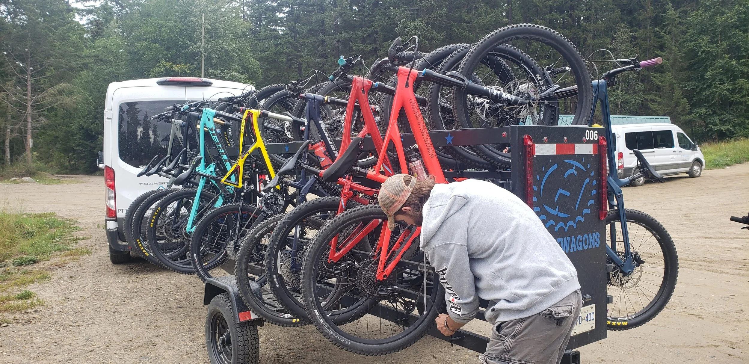 Shuttle service at Valemount MTB retreat