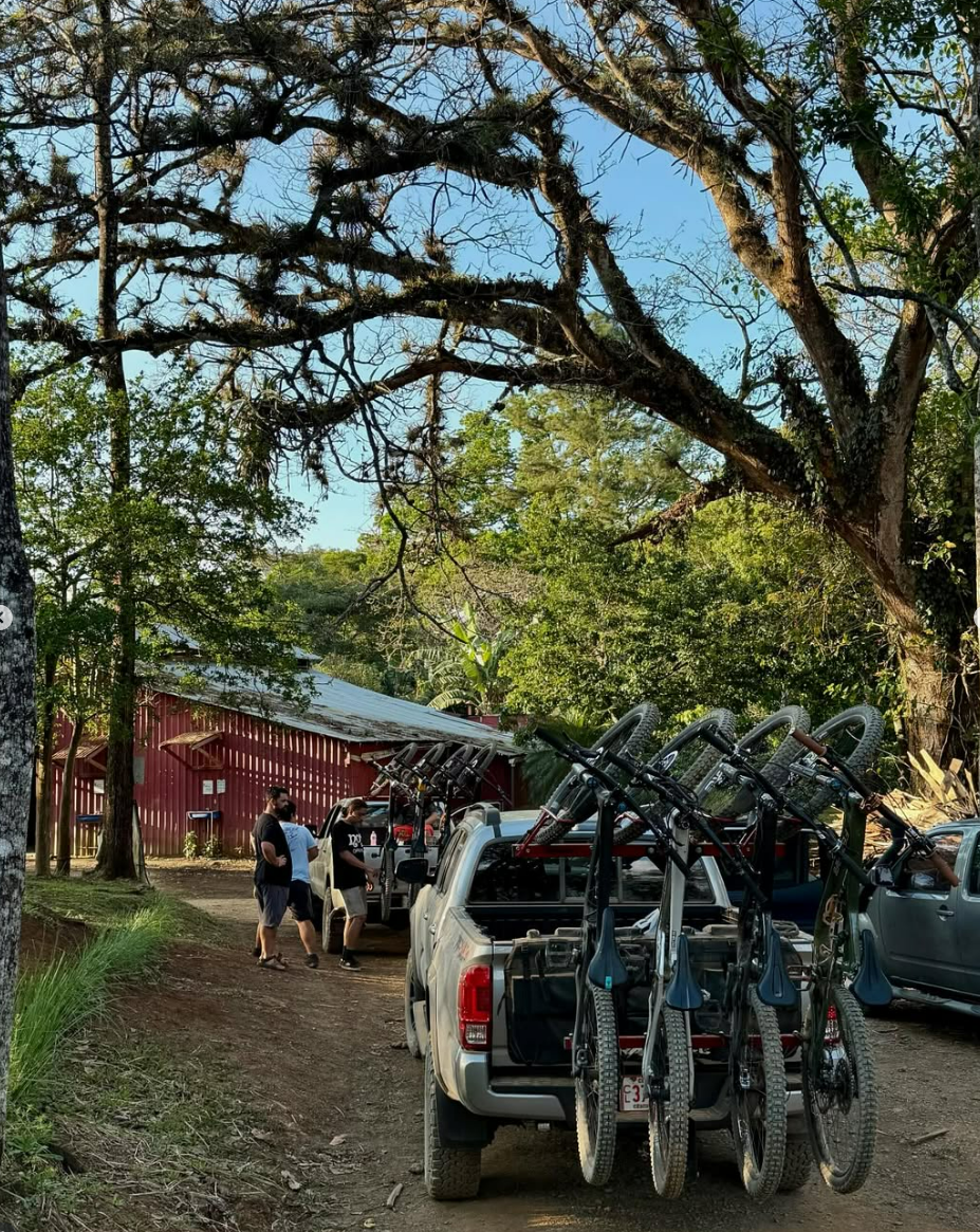 Shuttle-assisted riding on the women's MTB retreat