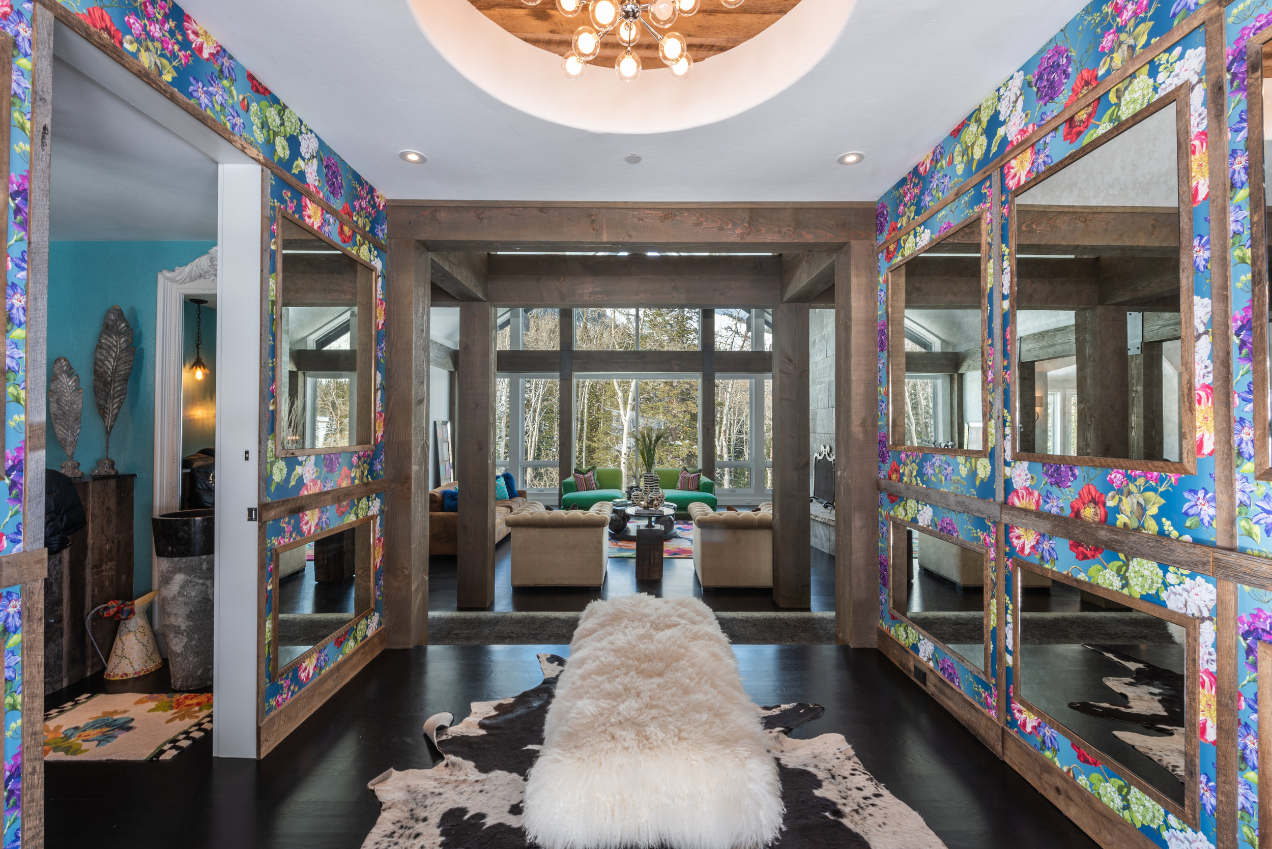 The Colony Residence detail