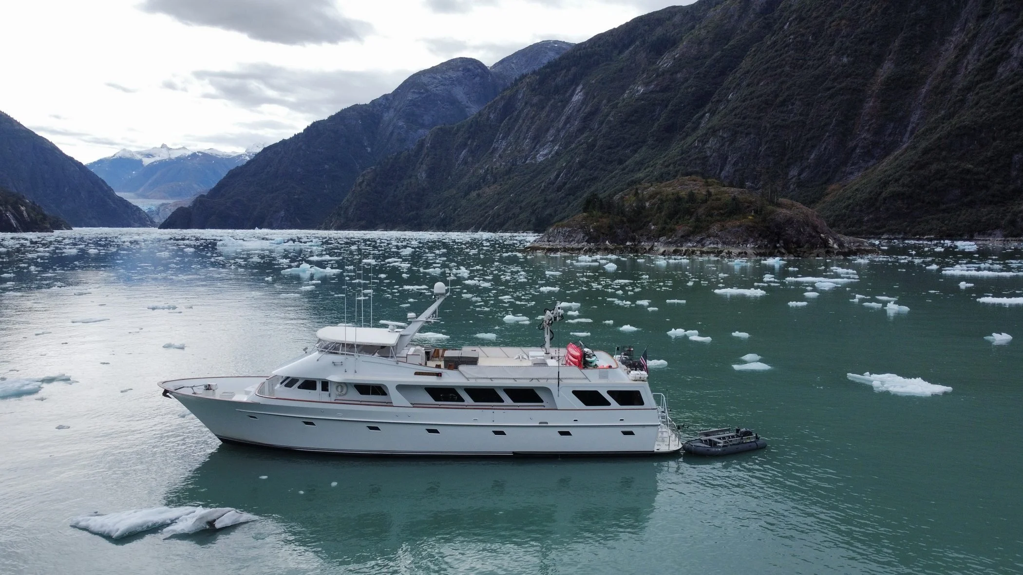 Wild Dawn expedition yacht cruising in Alaska