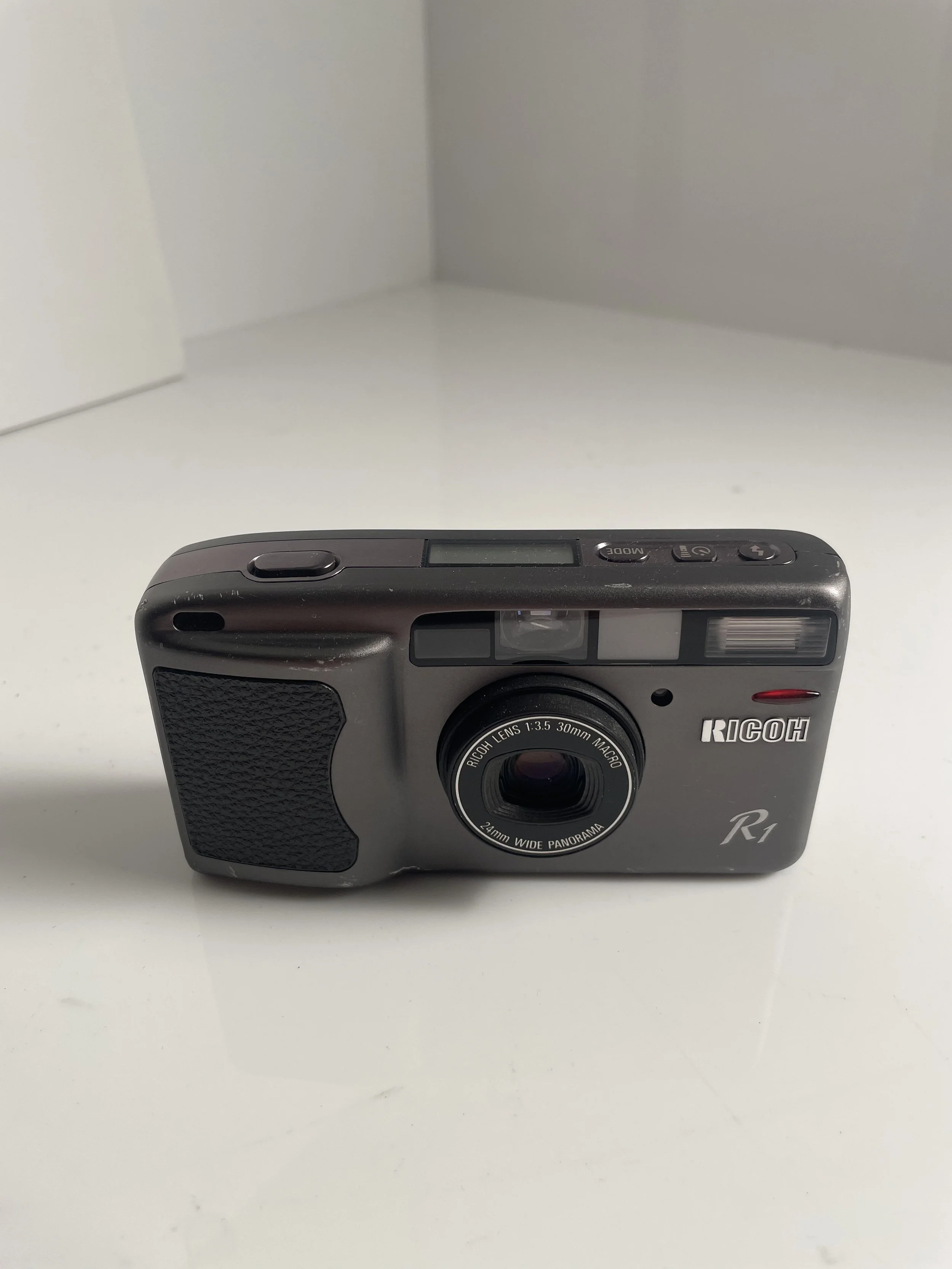 Ricoh R1 compact film camera — IMG_2298