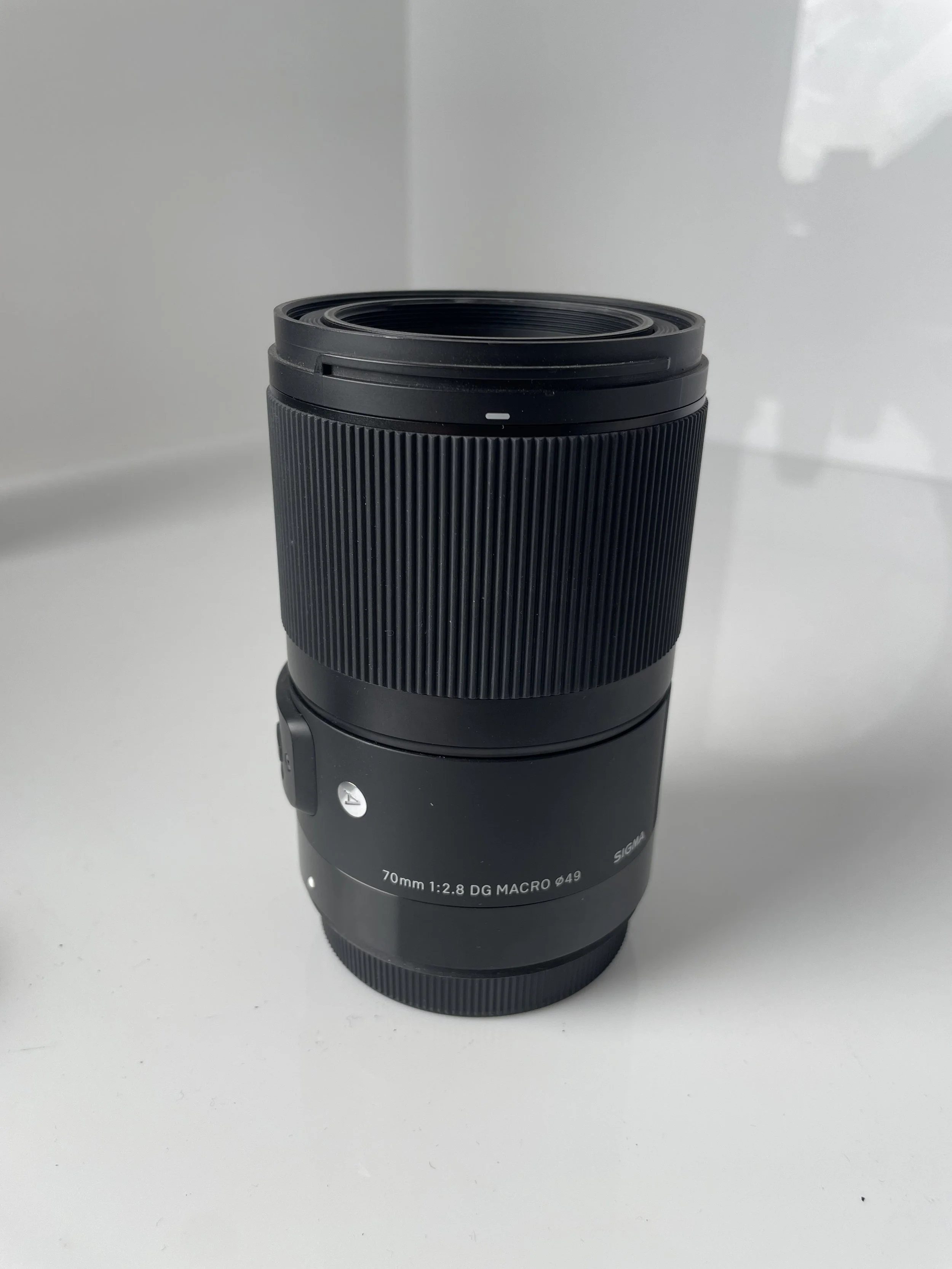 Sigma 70mm f/2.8 DG Macro Art, barrel view. Mount to confirm.