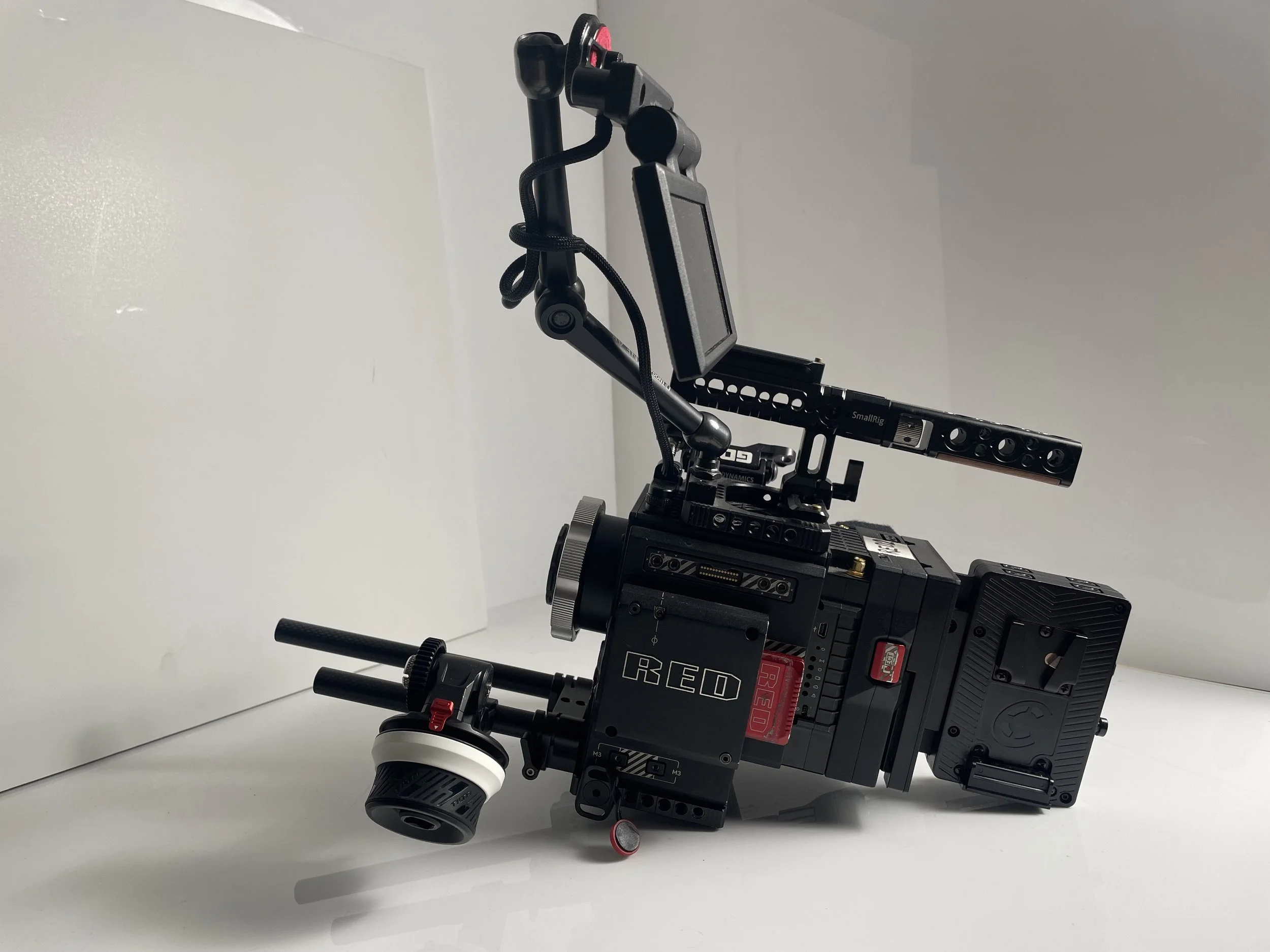 RED GEMINI kit, wider view. Pictured accessories, including follow-focus, require confirmation.