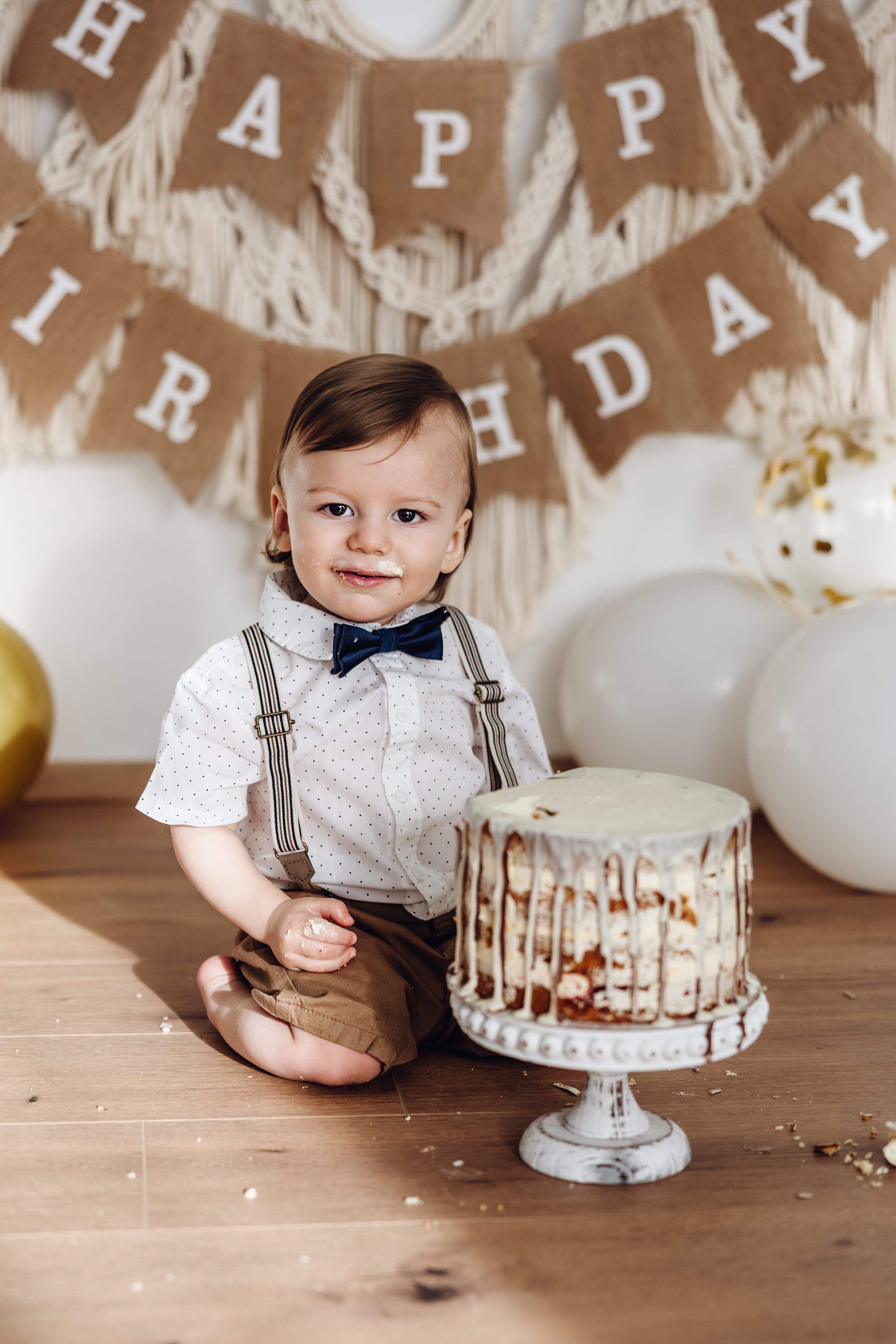 Cake Smash Shooting Kassel – Kind vor Geburtstagstorte – Fotografie Anne Günst