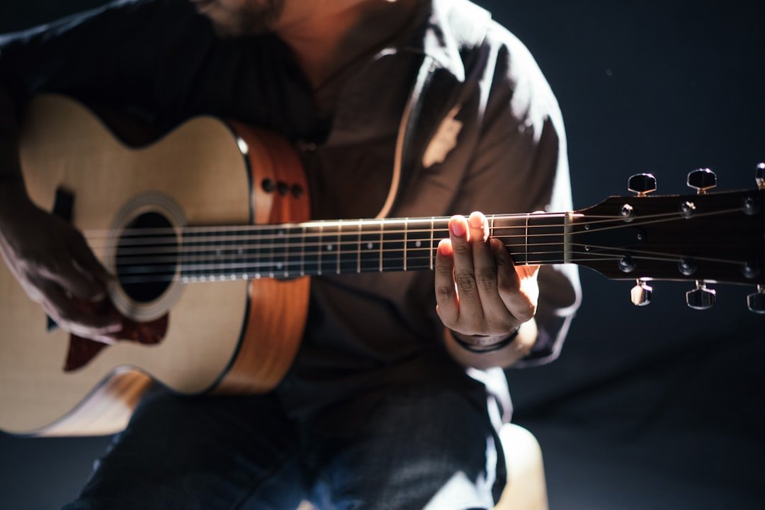 How to Play Guitar