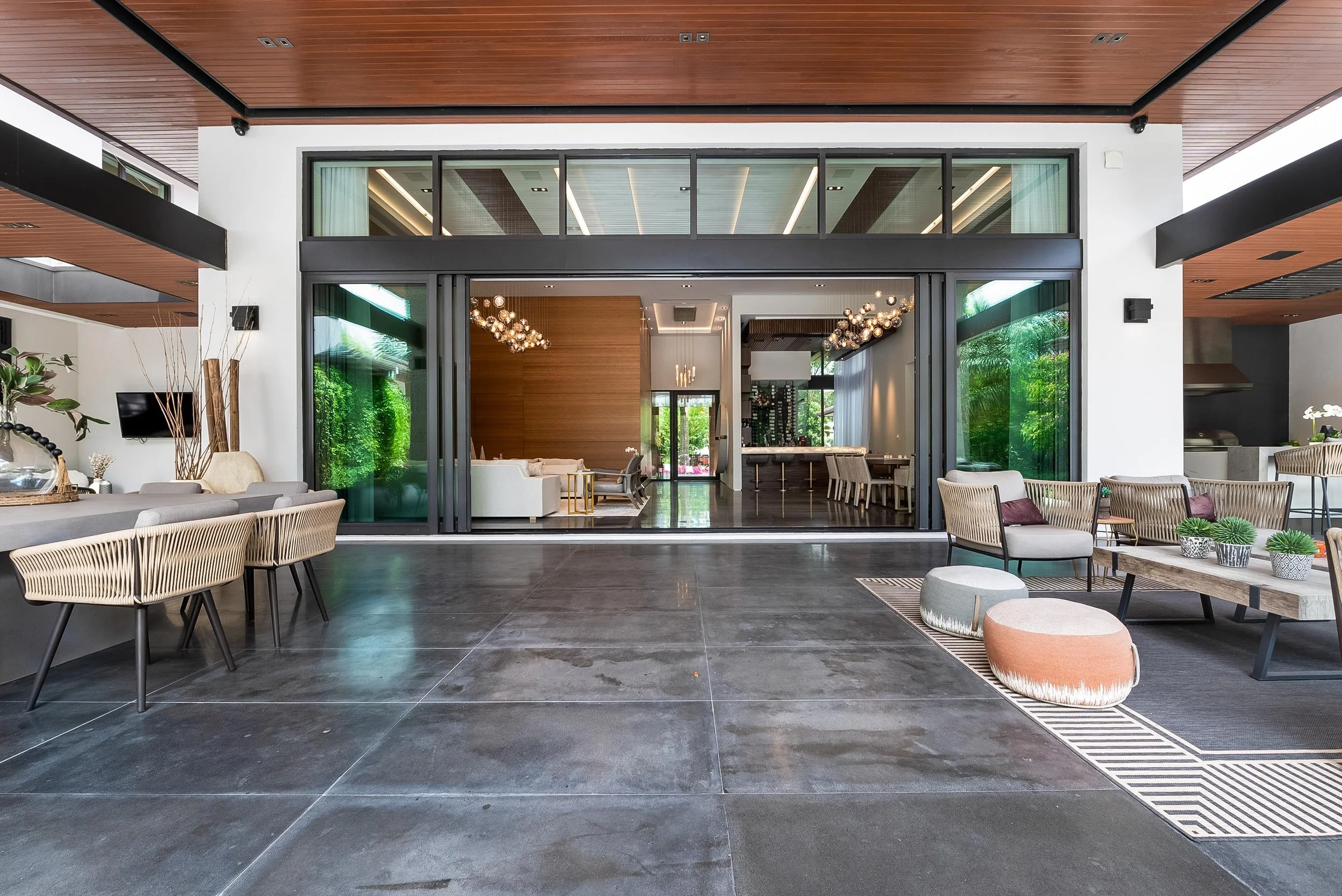 Tropical Modern · MD1