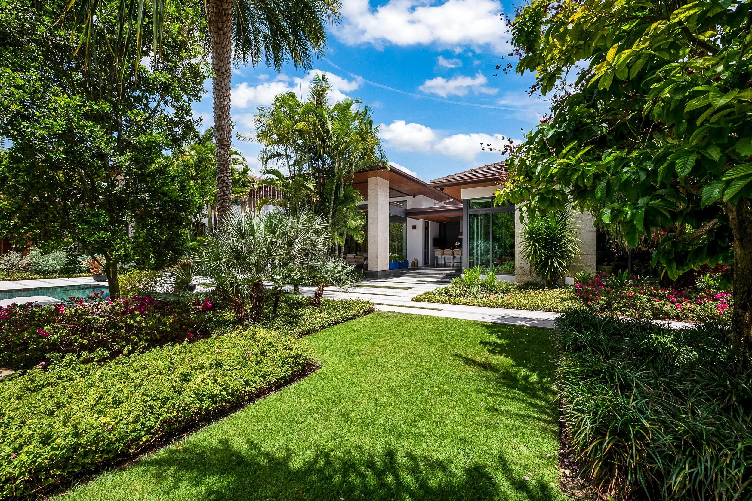 Tropical Modern · MD1