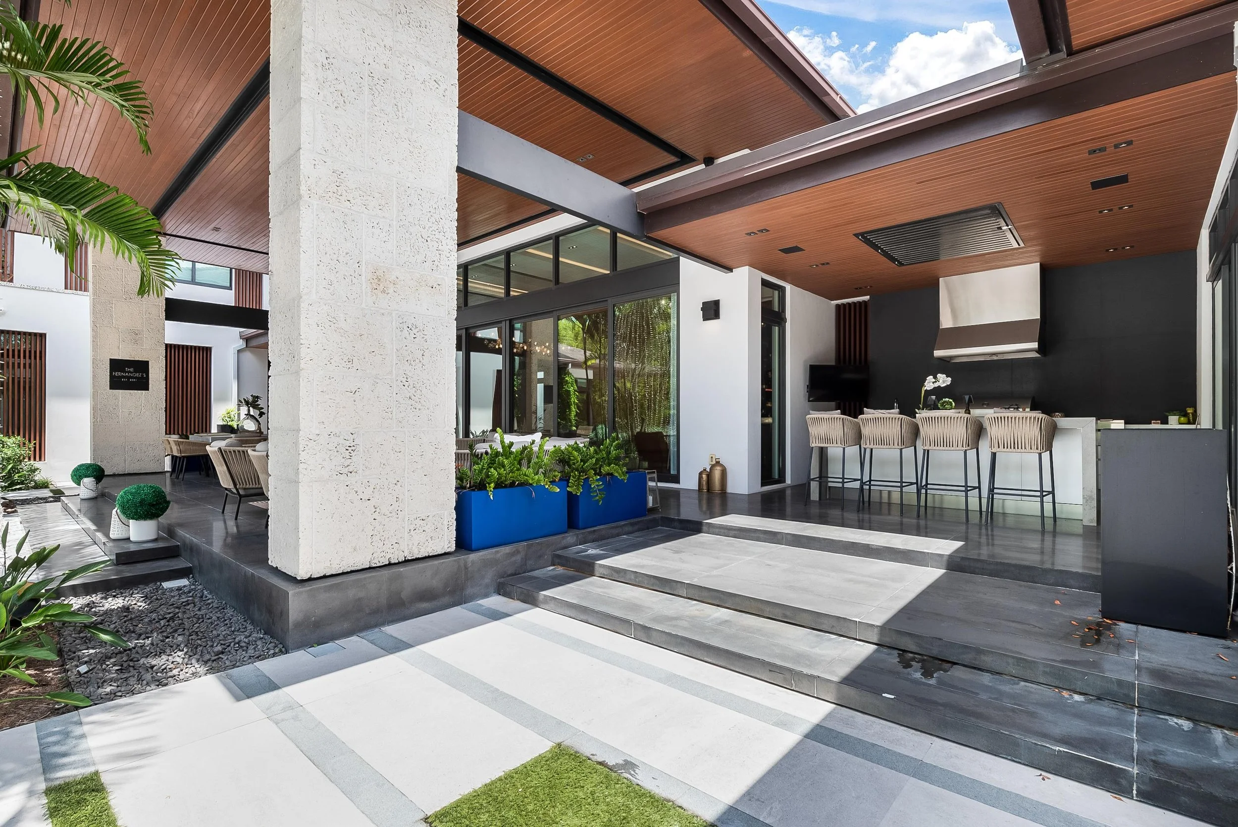 Tropical Modern · MD1