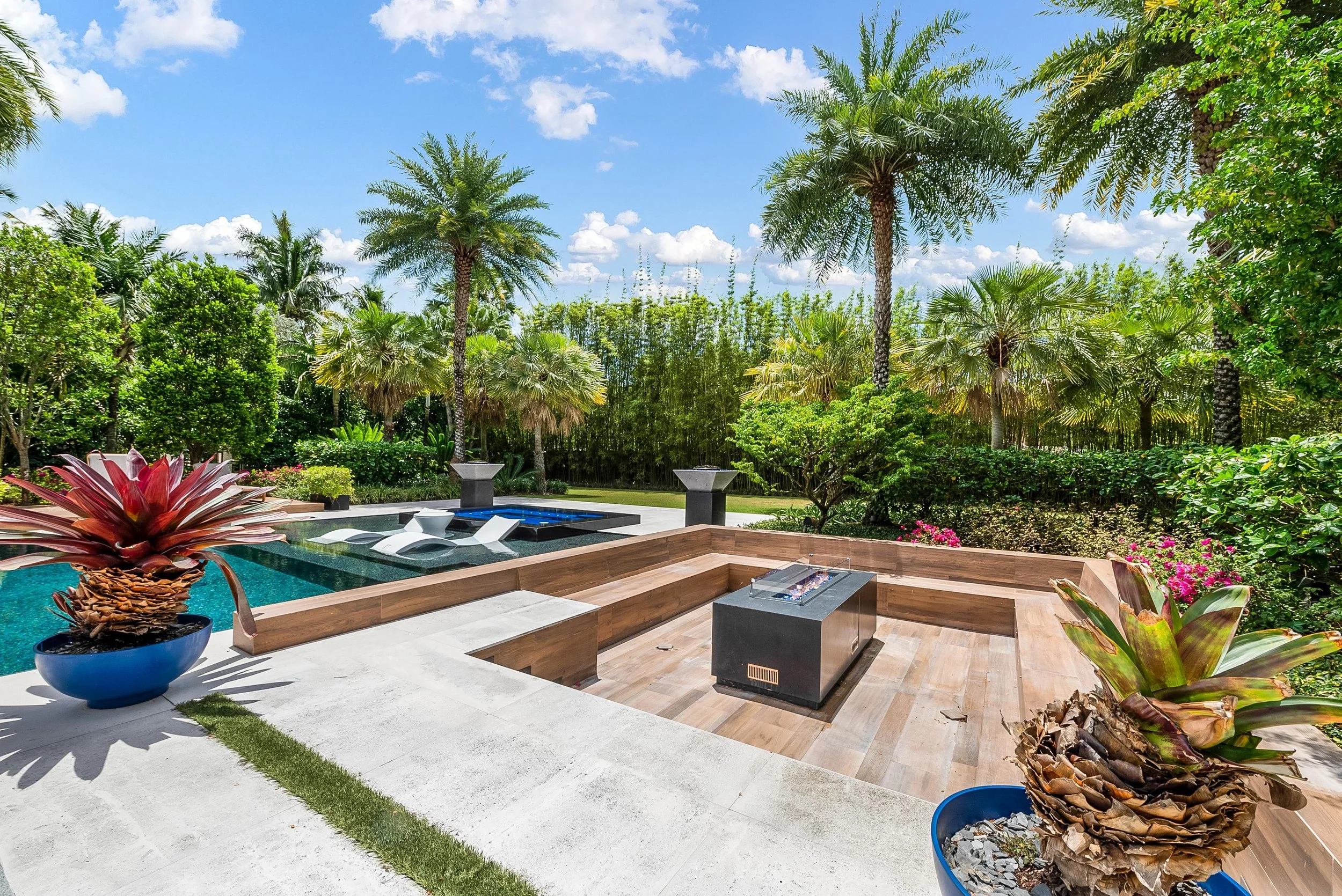 Tropical Modern · MD1