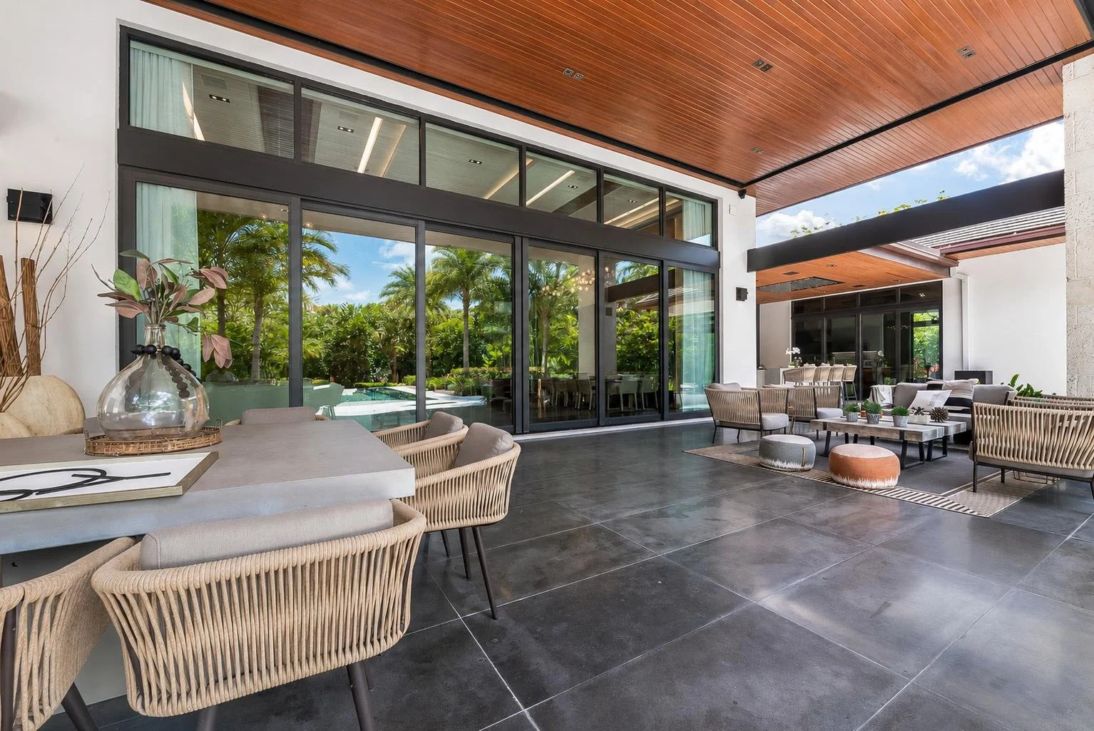 Tropical Modern · MD1