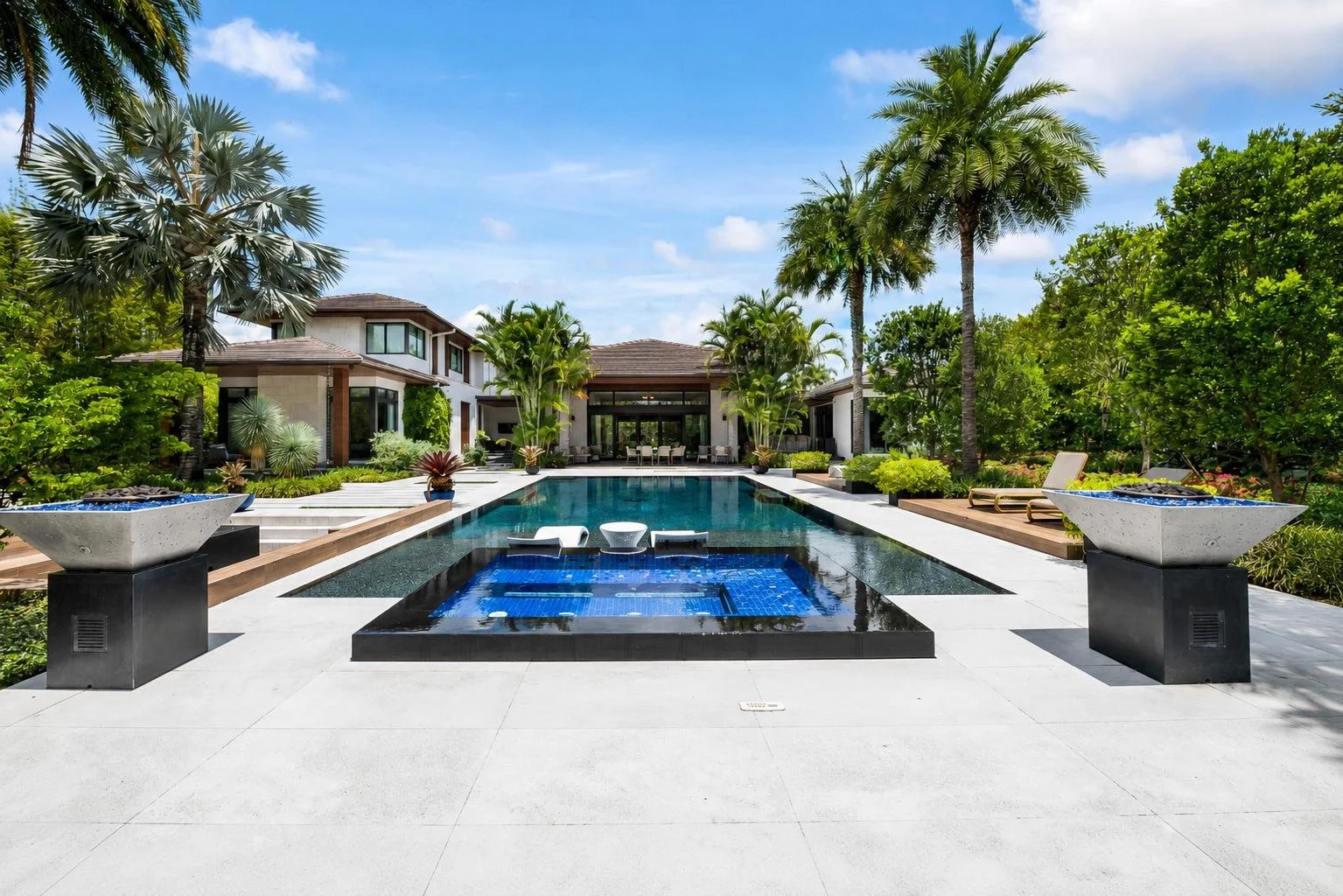 Tropical Modern · MD1