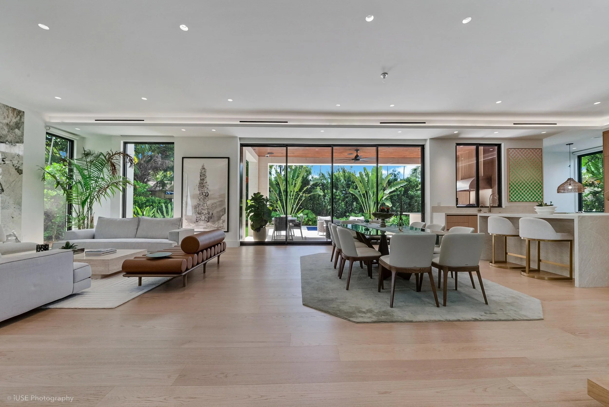 Tropical Modern · TR1