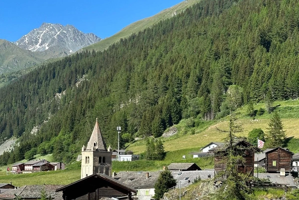 Mountain scenery on the Tour des Combins near Bourg-Saint-Pierre