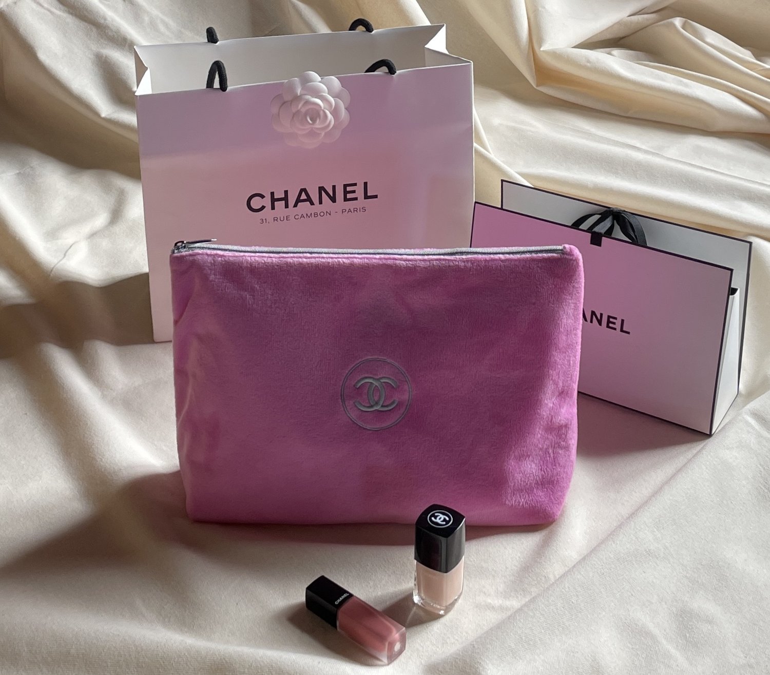 pink chanel vanity handbag