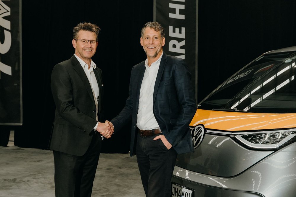 Executive handshake at the Jungheinrich Melbourne headquarters launch