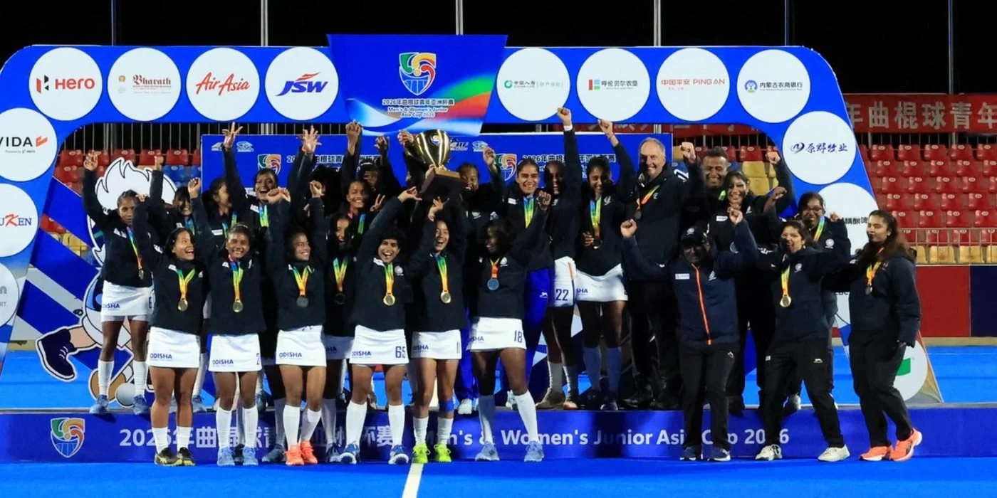 India's junior women with the Junior Asia Cup trophy