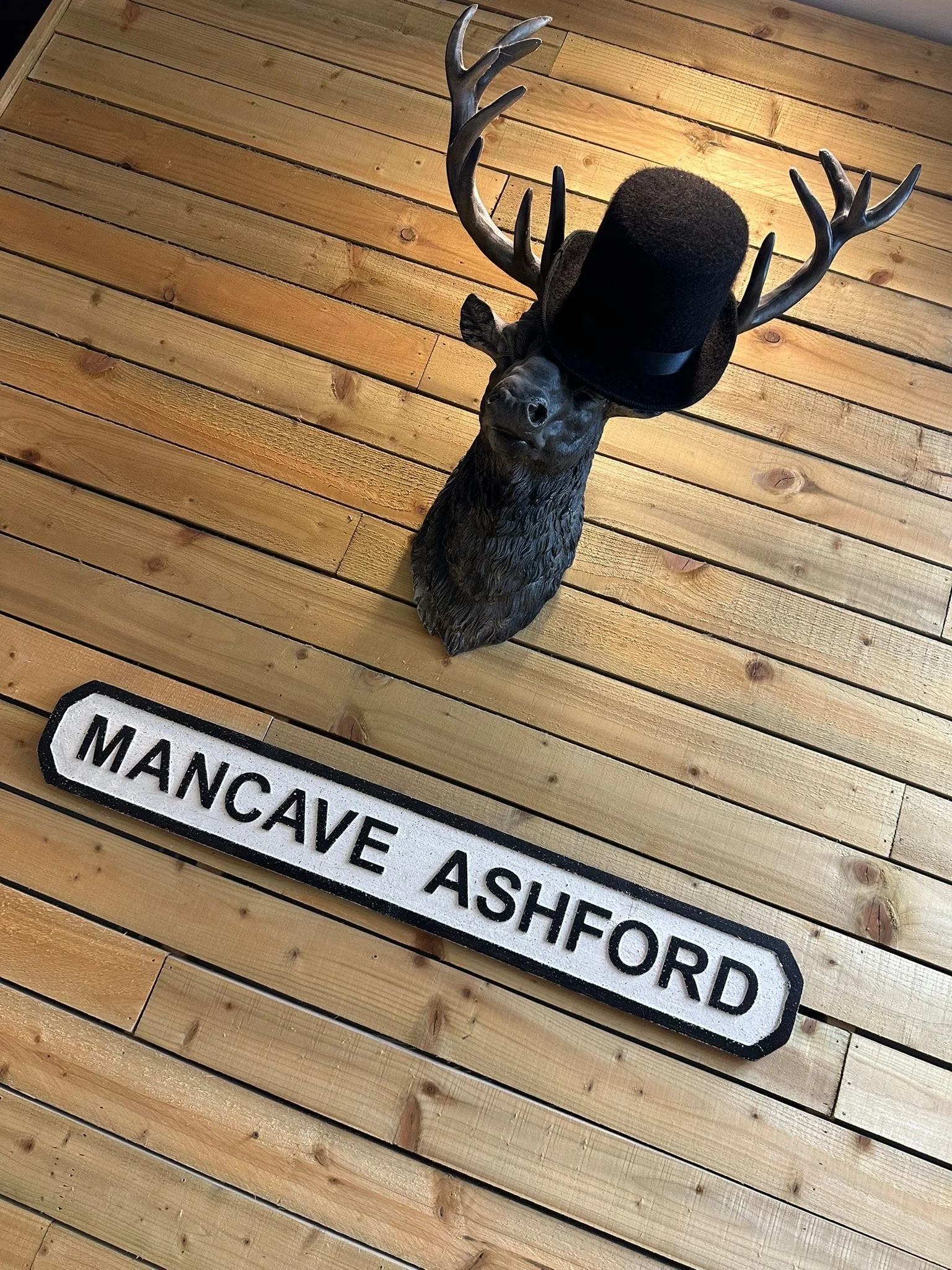 Men’s haircut at ManCave Ashford