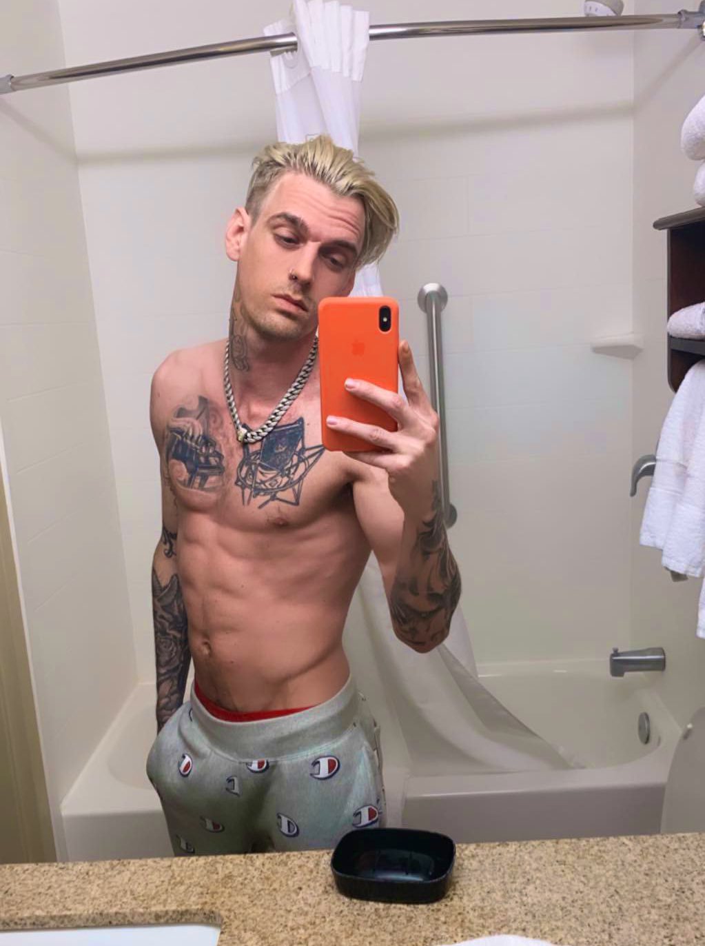 NSFW: I Guess "Shaq" Is What Aaron Carter Calls His Dick After It...