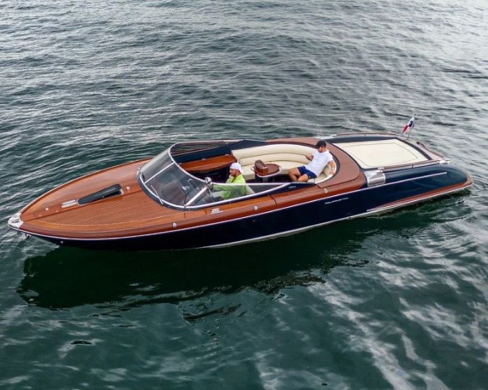 33' Riva