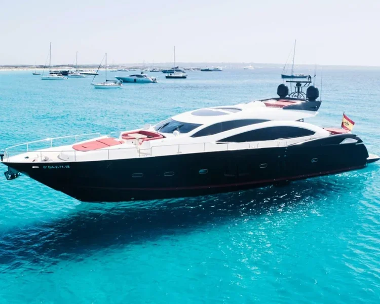 92’ SUNSEEKER + TOYS