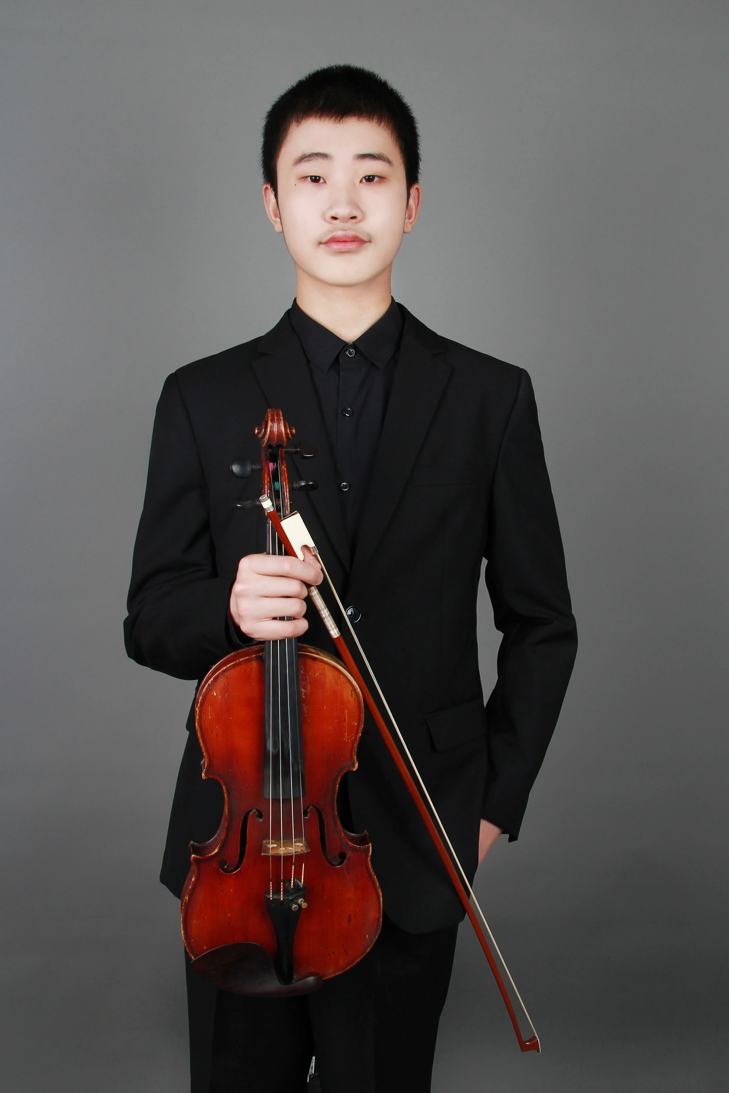Junyi (Leo) Wang portrait