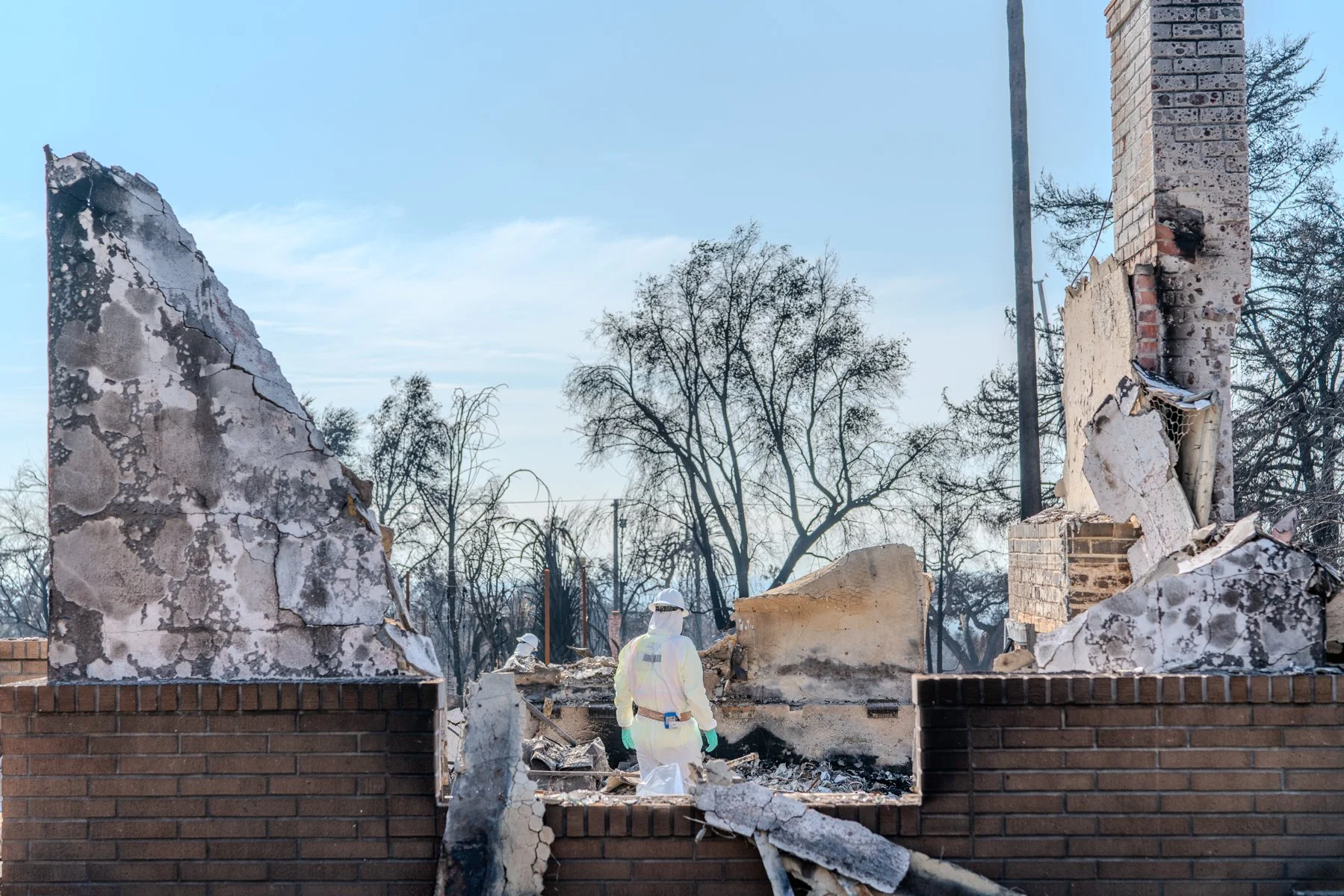 EPA contractors, Altadena wildfire hazmat removal