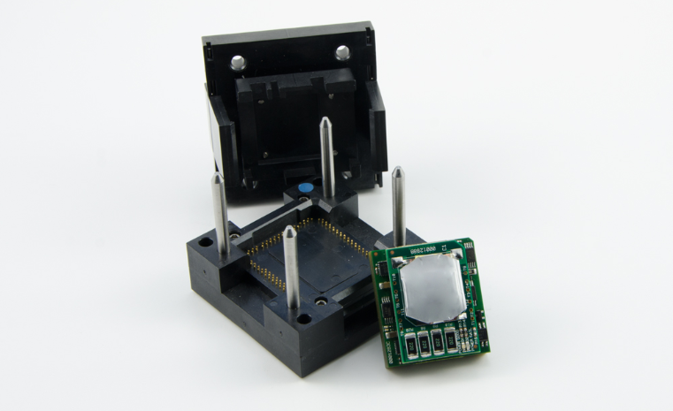 Leadless Chip Carrier Sockets — ceramic and plastic LCC packages