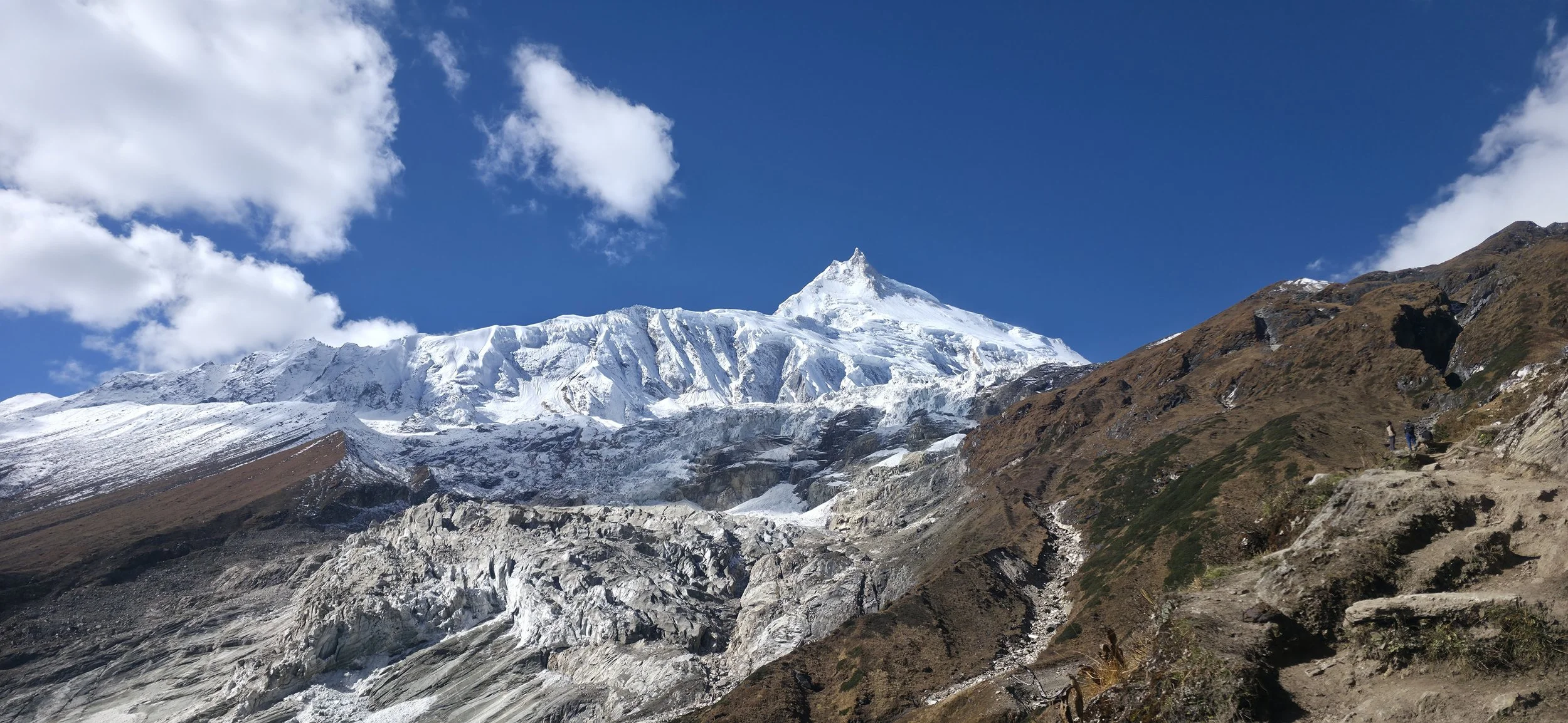 Trail running on the Manaslu circuit, Great Himalayan Route Nepal