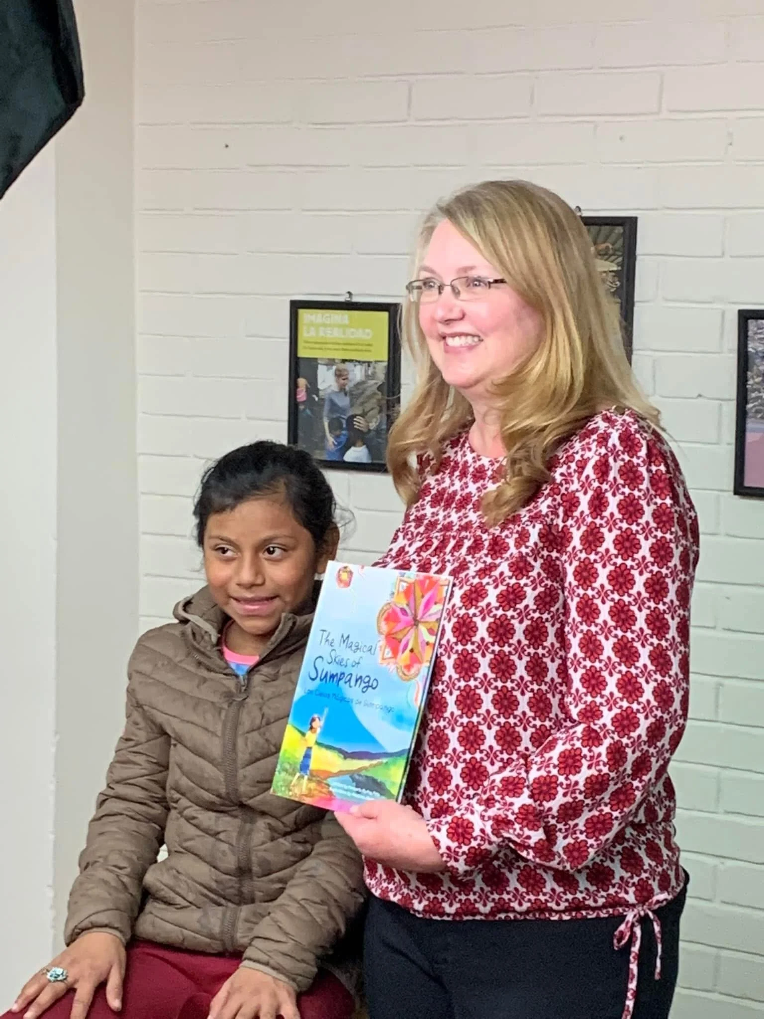 Book donation to Camino Seguro / Safe Passage