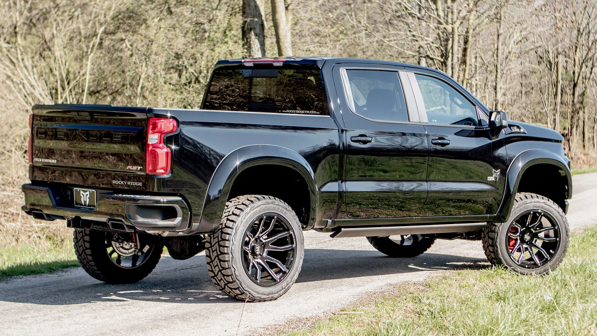 Lifted Chevy 1500 Trucks   Custom Chevy Silverado K2 