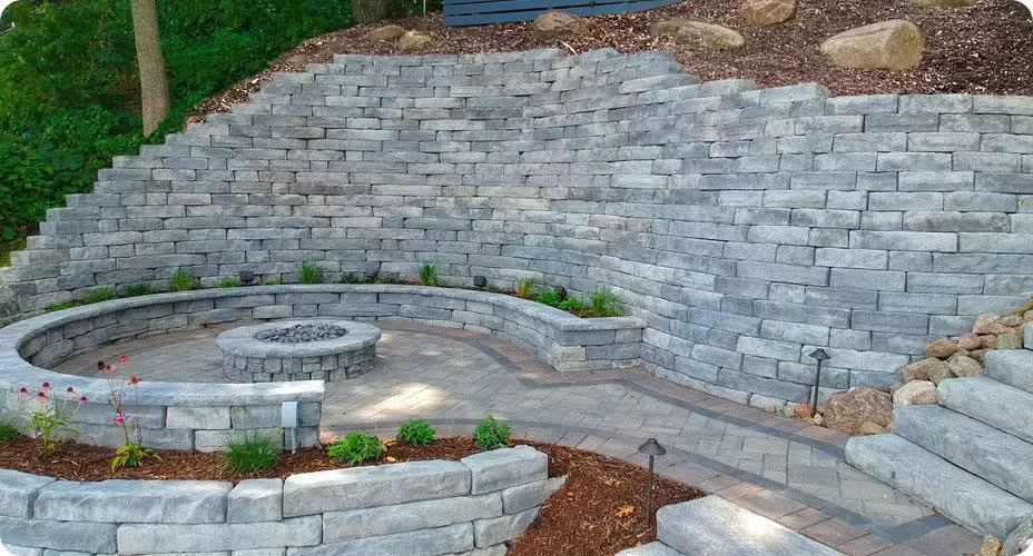 Kodah freestanding garden wall with plantings