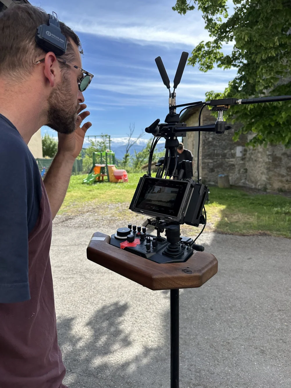 Freefly operator deck for remote operation of the Movi Pro